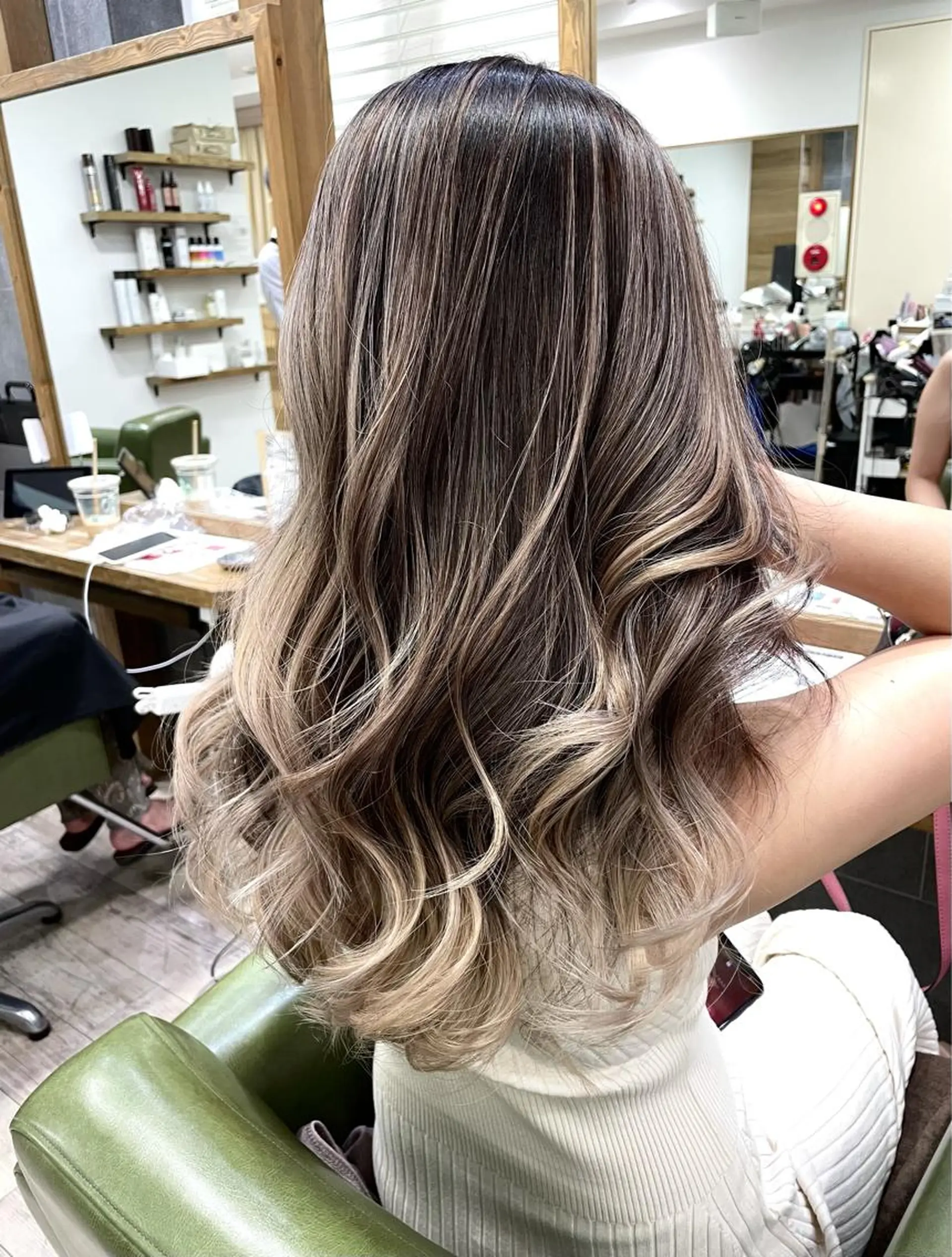 ロング カラー gisele所属・小山 一之のヘアスタイル