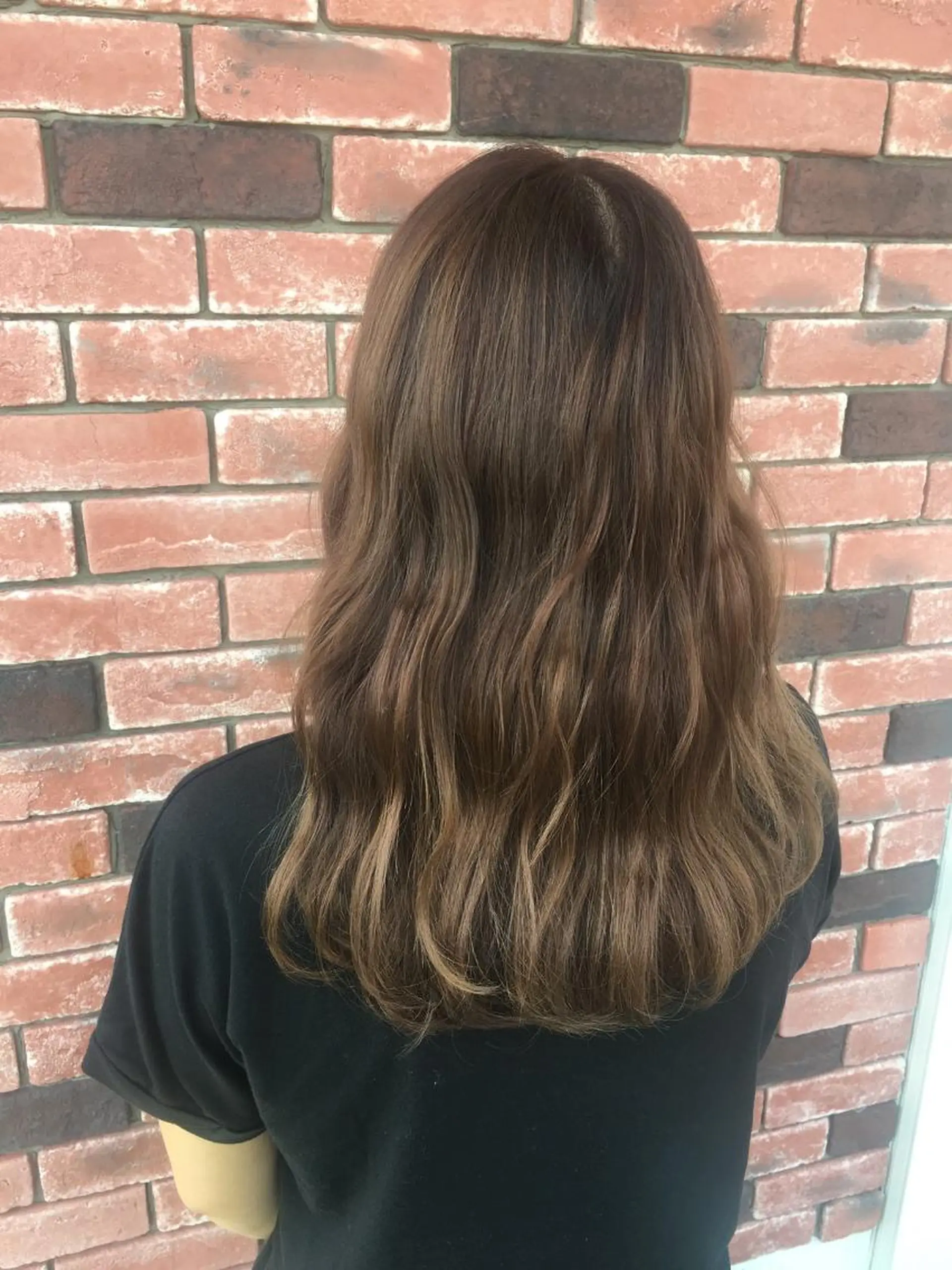 ロング カラー ベージュカラー ブリーチ 透明感カラー ブリーチなしカラー 工藤 萌香のヘアスタイル