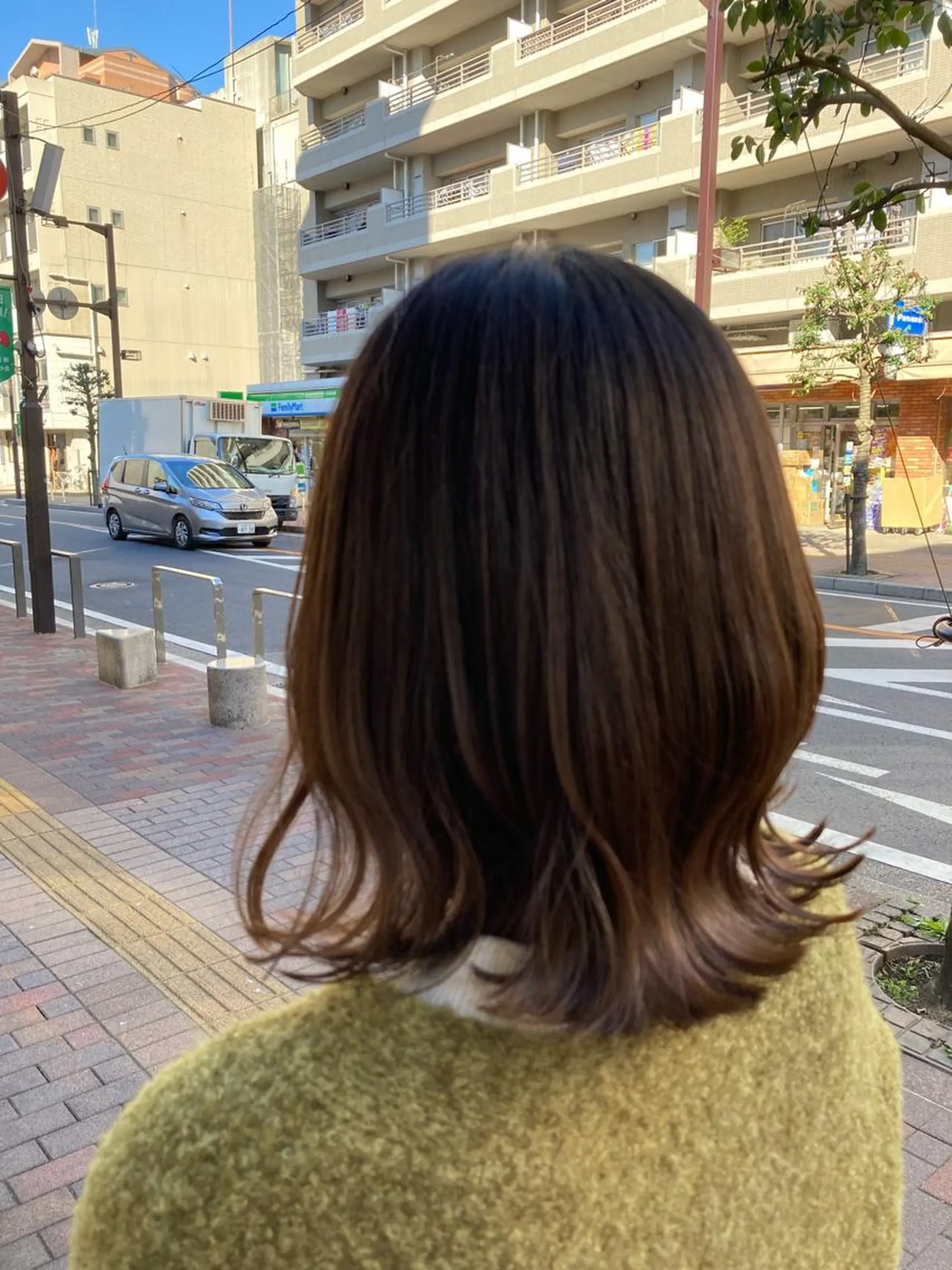 ミディアム カット CoCooN Hiromiのヘアスタイル