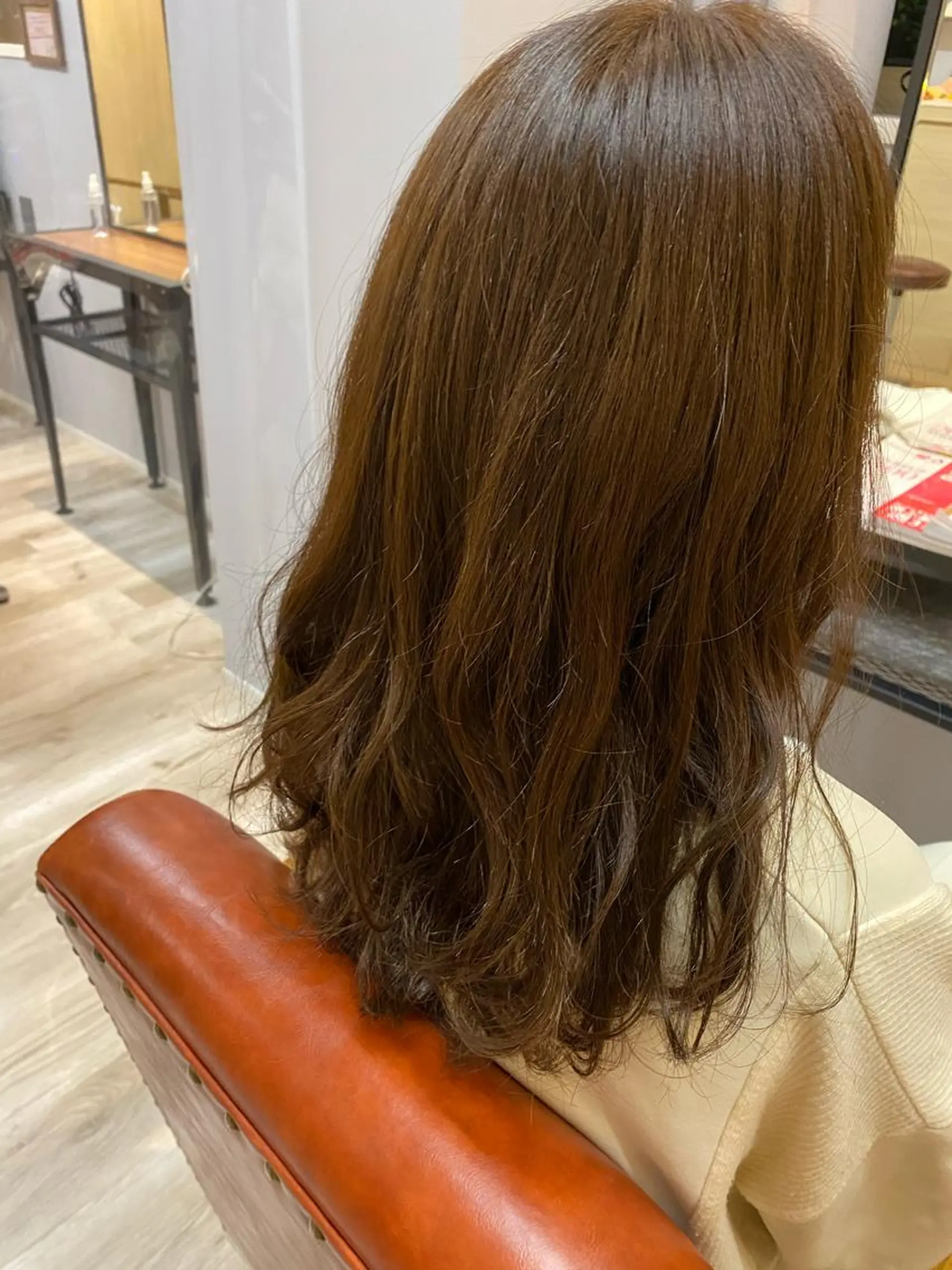 ミディアム 透明感カラー✨ 酸性ストレート特化のヘアスタイル