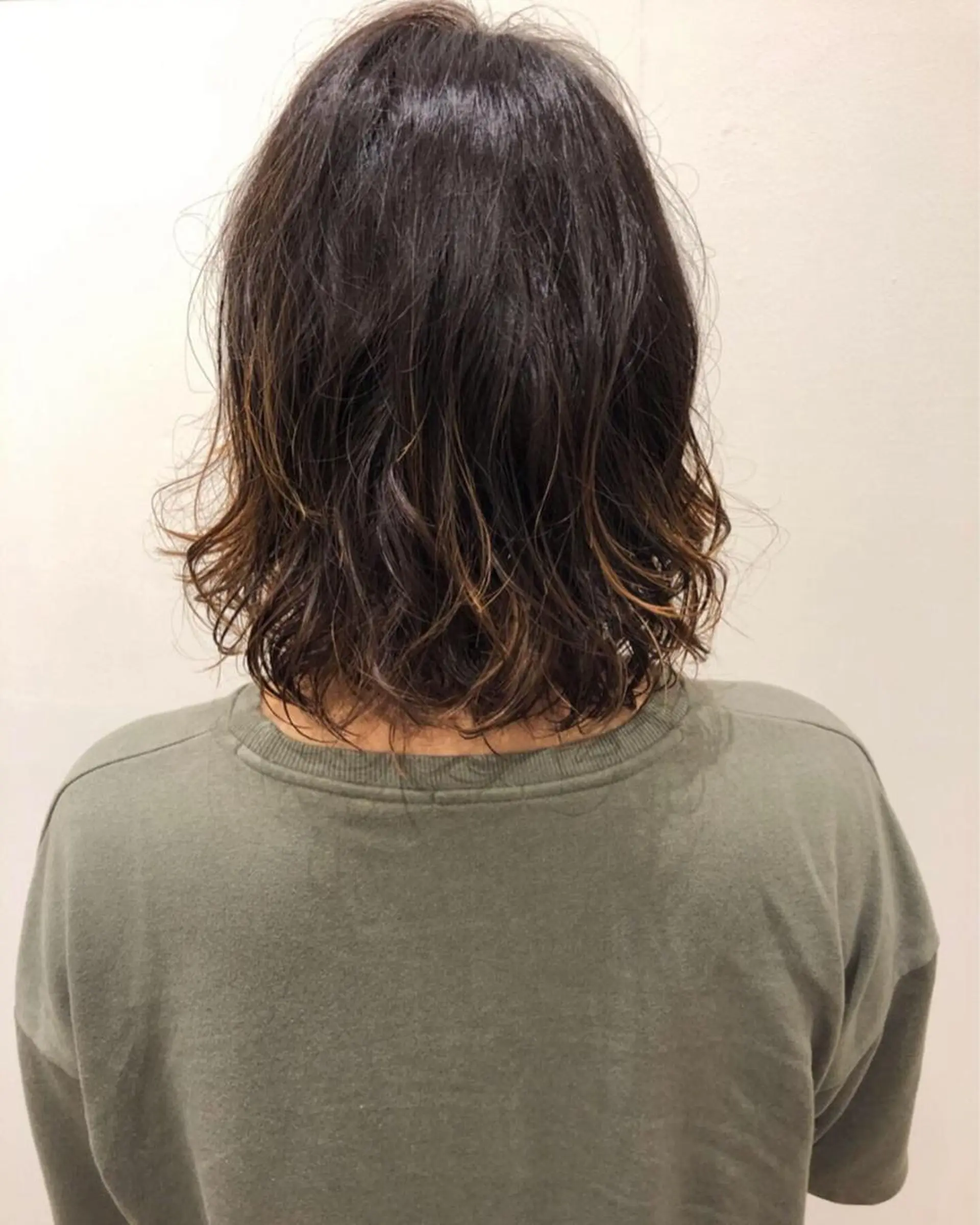 ミディアム パーマ 石田 優菜のヘアスタイル