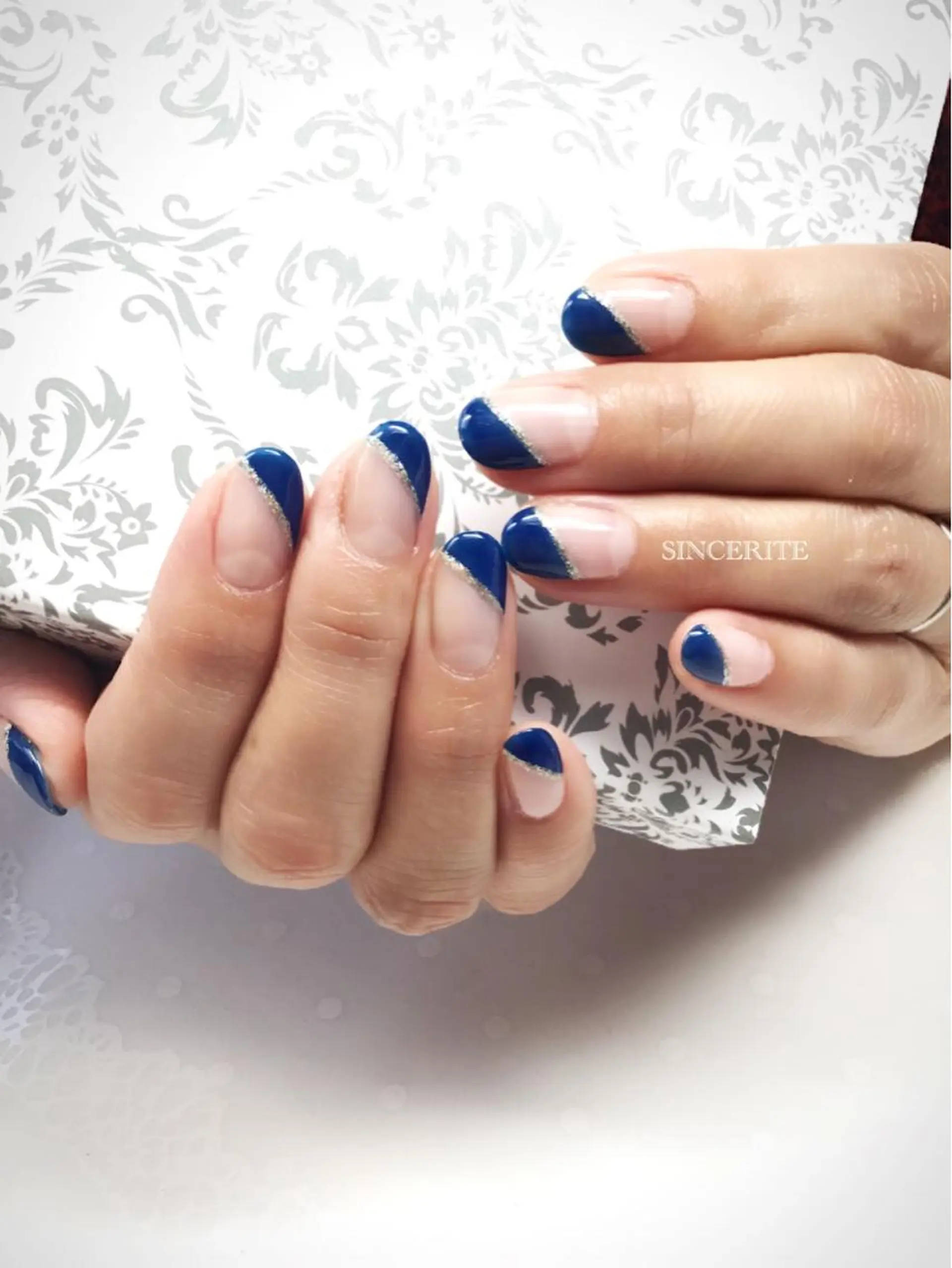 ネイル フレンチネイル 斜めフレンチ  SINCERITE (サンセリテ)所属・ネイル＆ケア  サンセリテのネイルデザイン