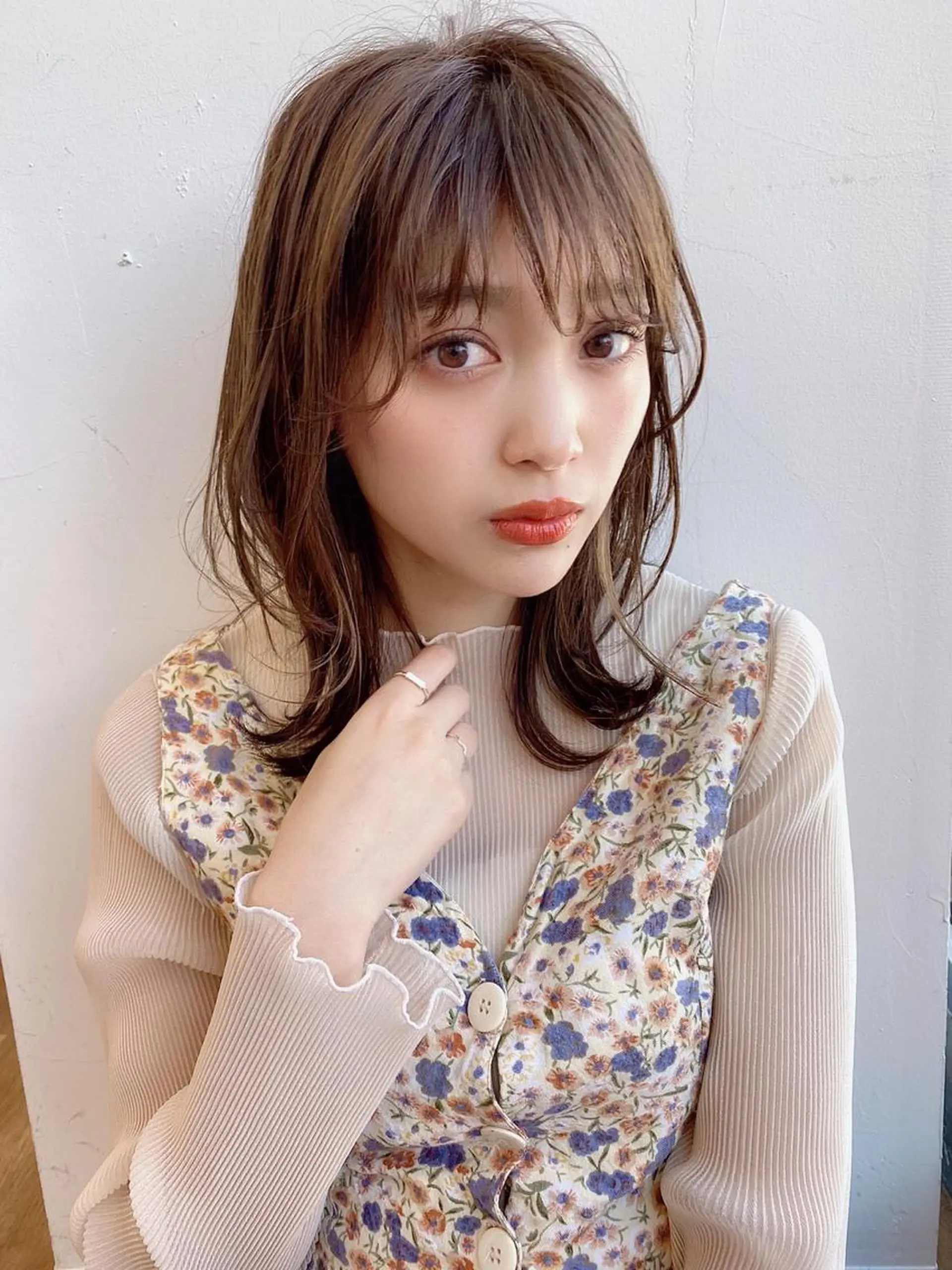 ミディアム くびれヘア くびれレイヤー レイヤーカット 鎌倉 彩のヘアスタイル