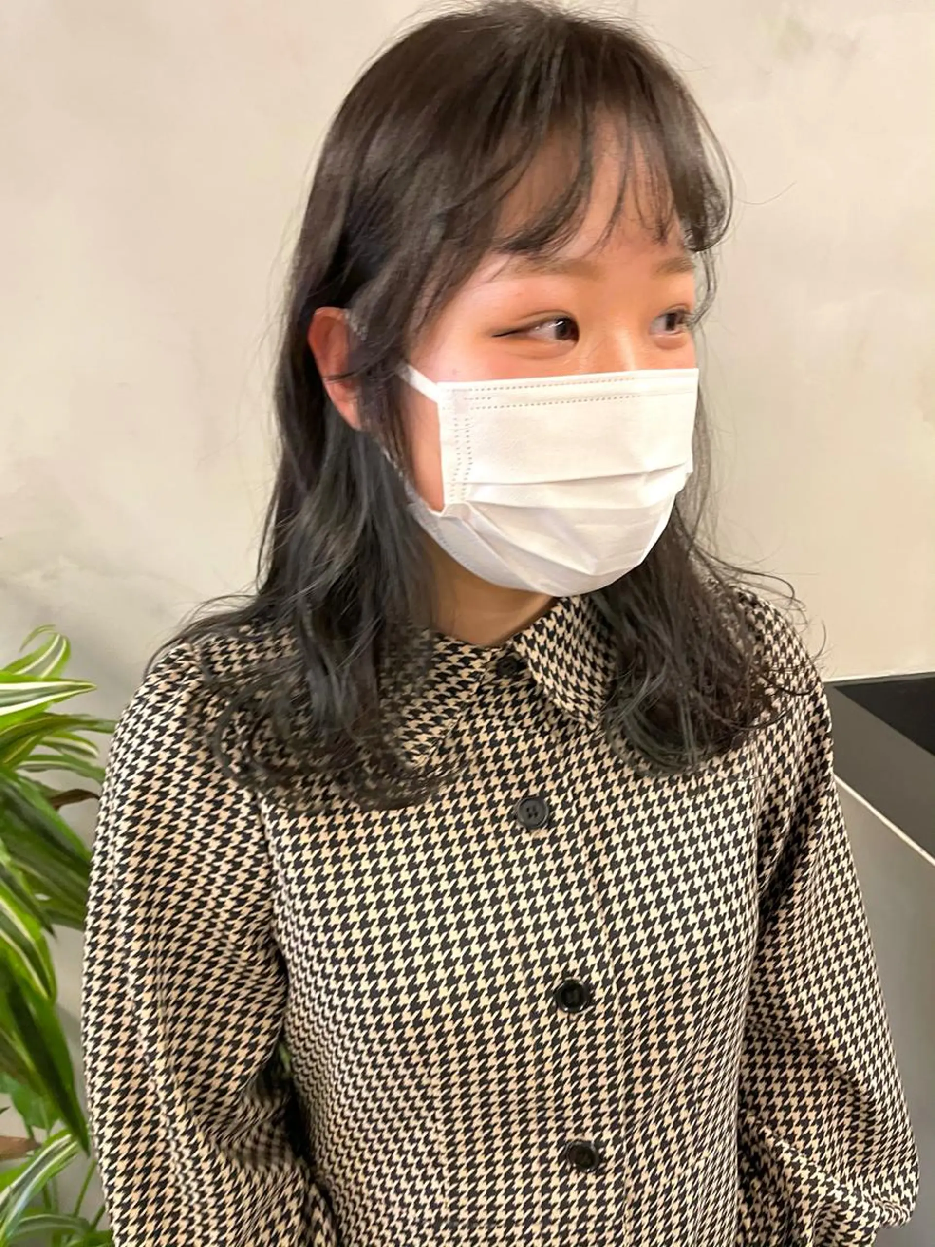 ミディアム カラー パーマ ベージュカラー シルバー シルバーベージュ tatsumi/ボブ ウルフ/レイヤーのヘアスタイル