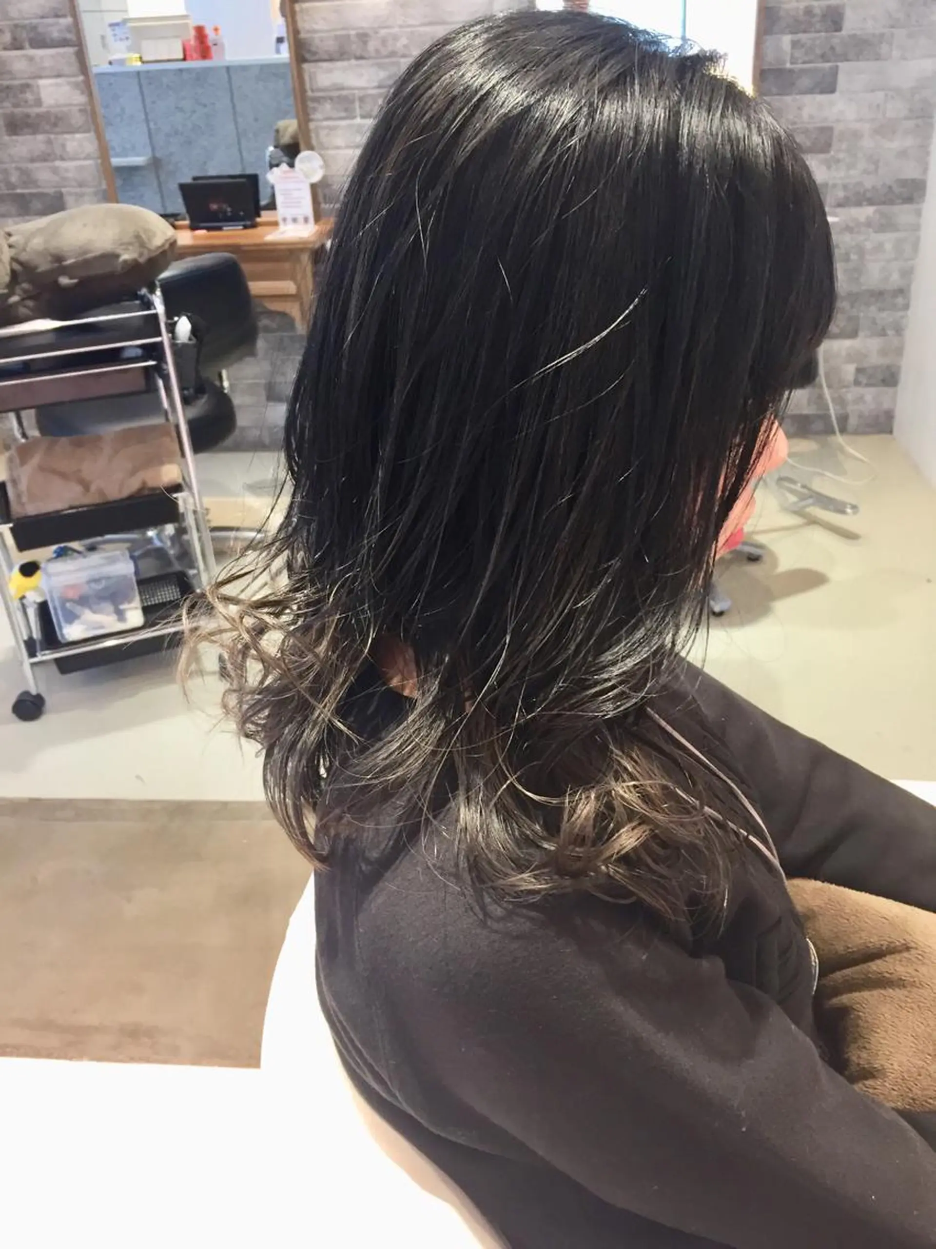 ミディアム カット ヘアカラー トリートメント 所渉/韓国レイヤー /ウルフカットのヘアスタイル