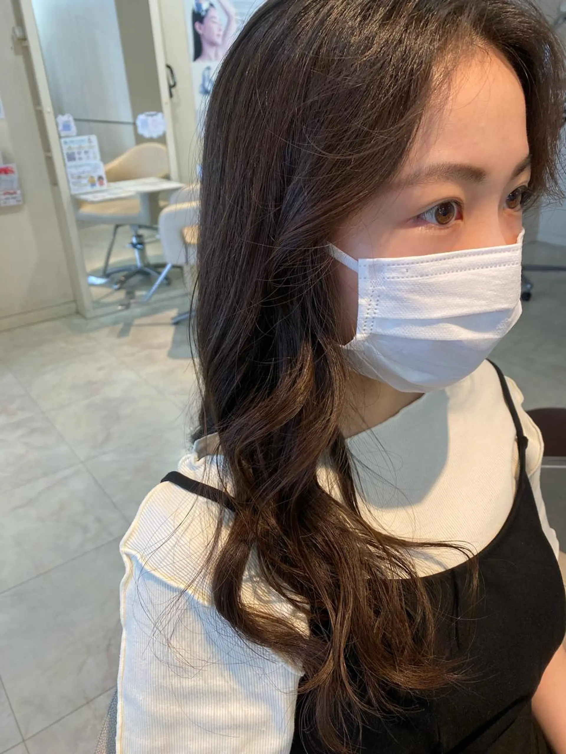 ロング 岡田 奈々のヘアスタイル