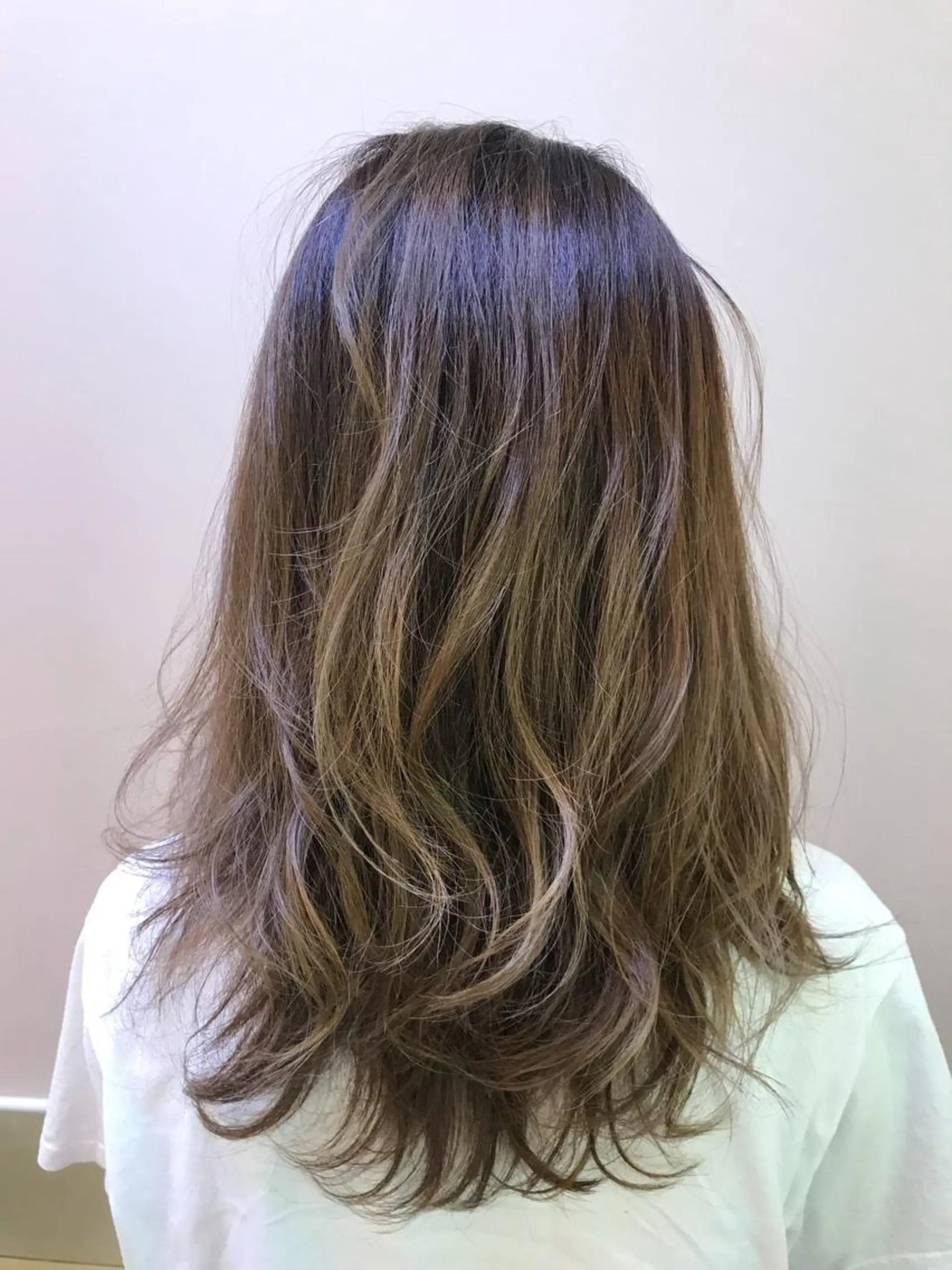 ミディアム ill【イル】天神西通り店所属・髪質改善縮毛矯正/暖 色カラー/ウエダカナのヘアスタイル