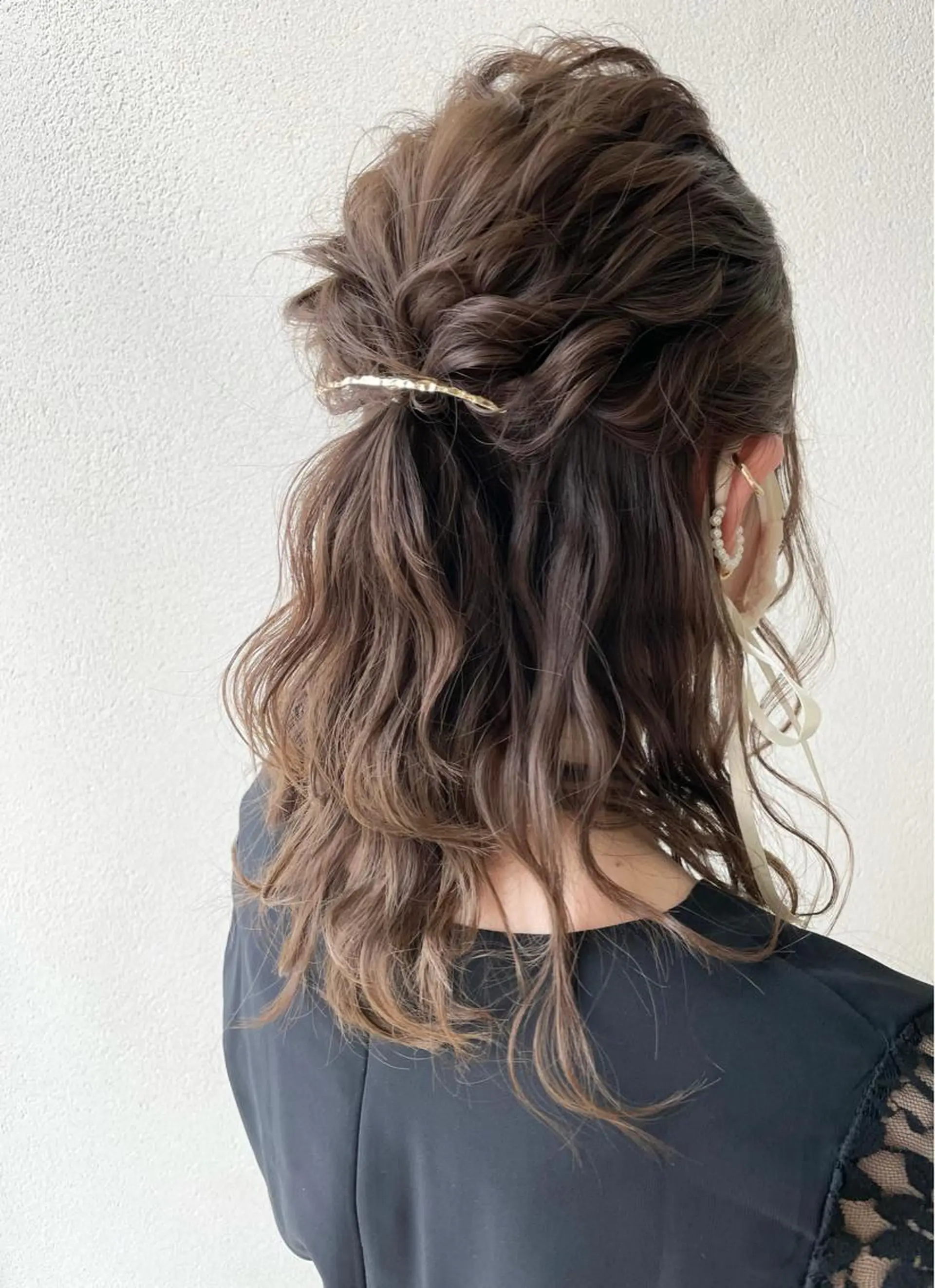 セミロング ヘアアレンジ 沢田 瞳のヘアスタイル