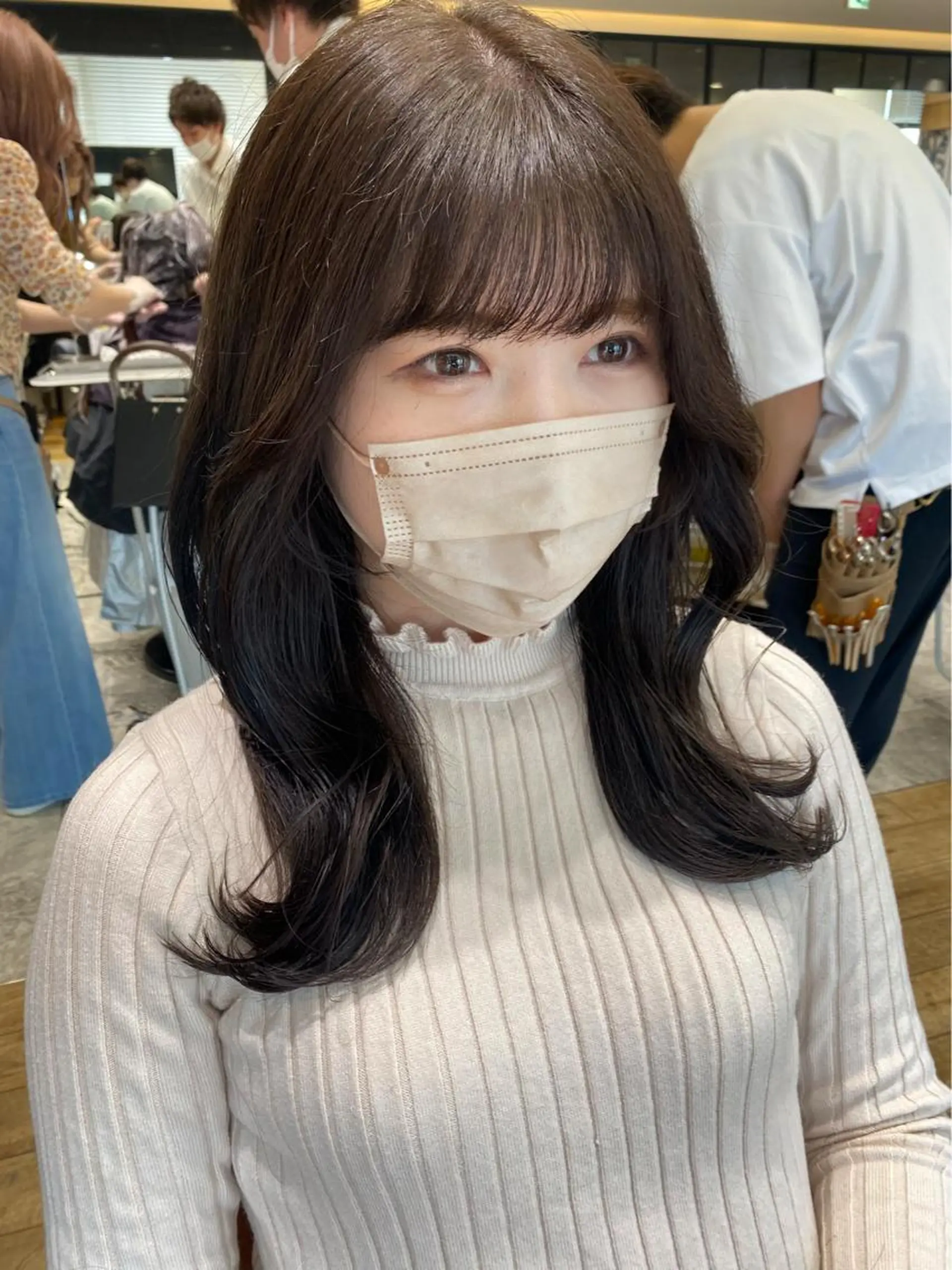 セミロング カラー ベージュカラー くびれヘア 顔周りカット レイヤーカット シースルーバング カット ヘアカラー トリートメント 顔周り/くびれヘア 韓国ヘア💕風間るなのヘアスタイル