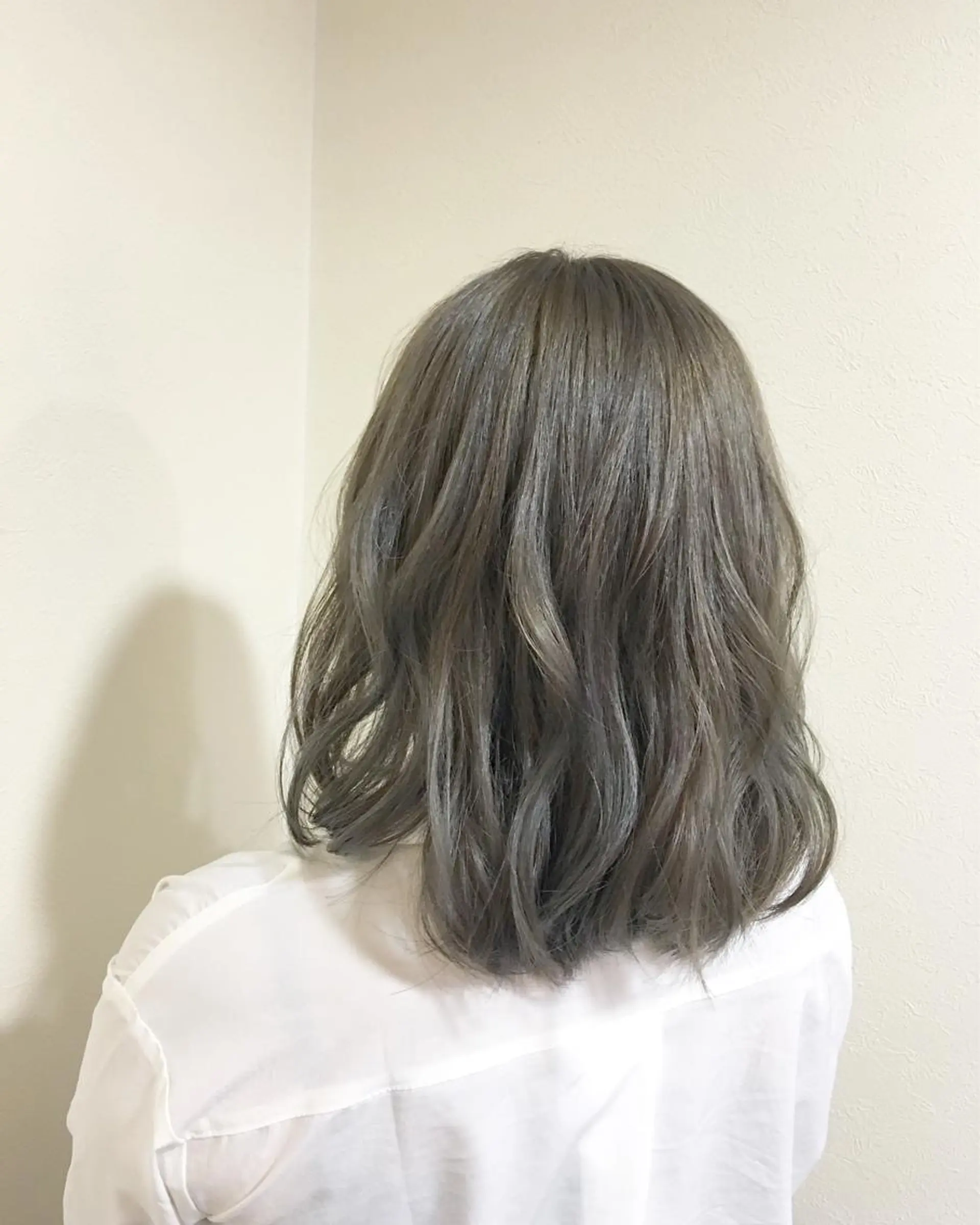 ミディアム ヤマグチ ヒカルのヘアスタイル