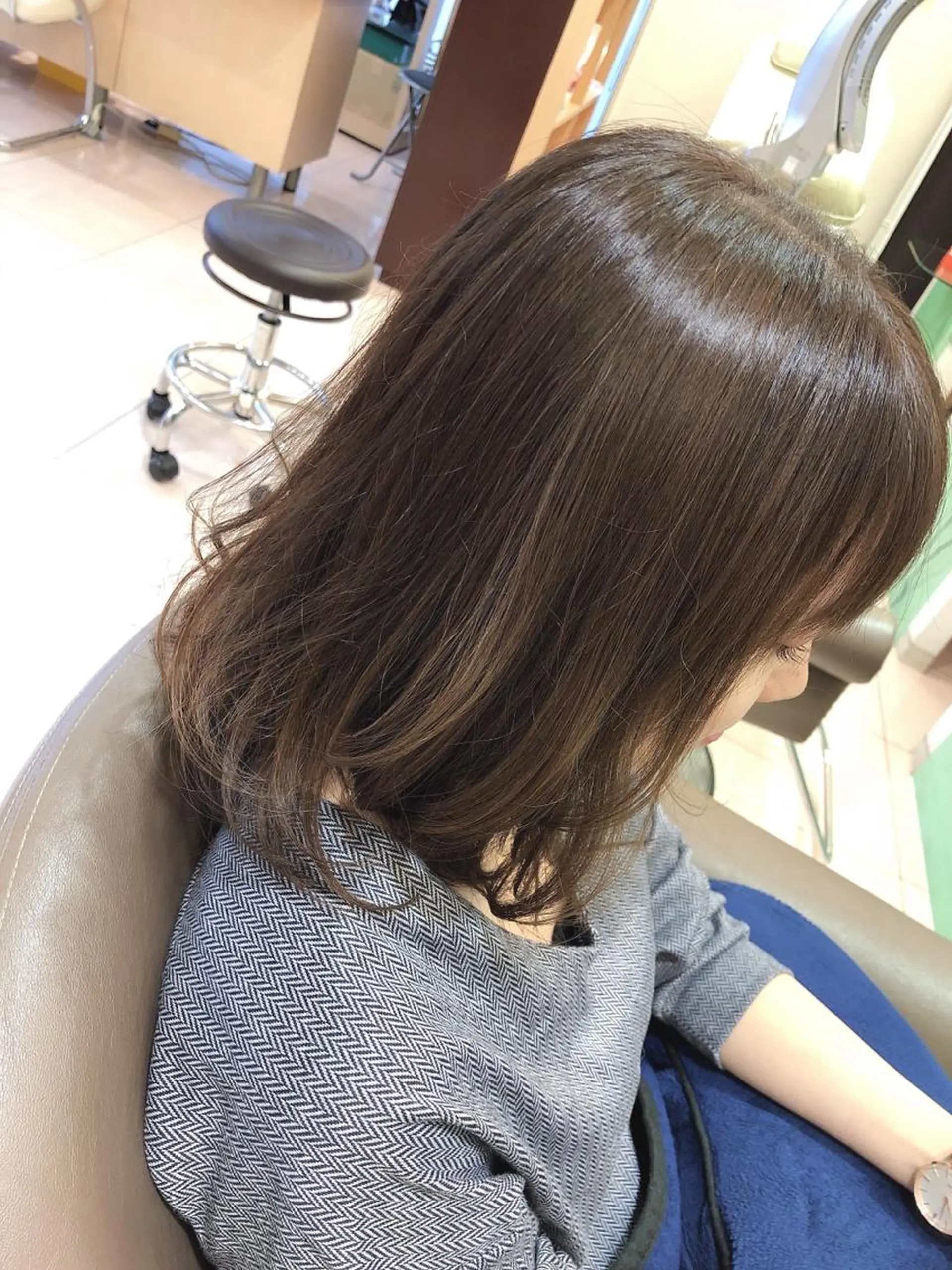 ミディアム TIARA minoriのヘアスタイル