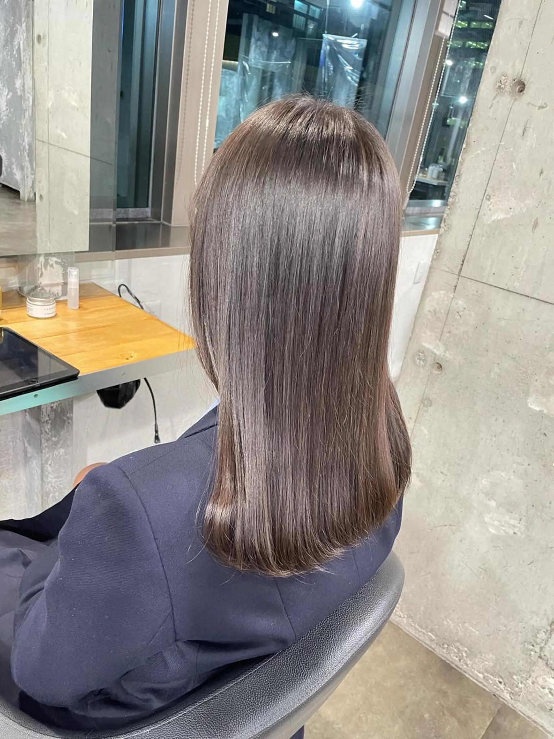 セミロング カラー カット ヘアカラー トリートメント ヘッドスパ ヘアセット ベージュカラー💖 やすひろのヘアスタイル