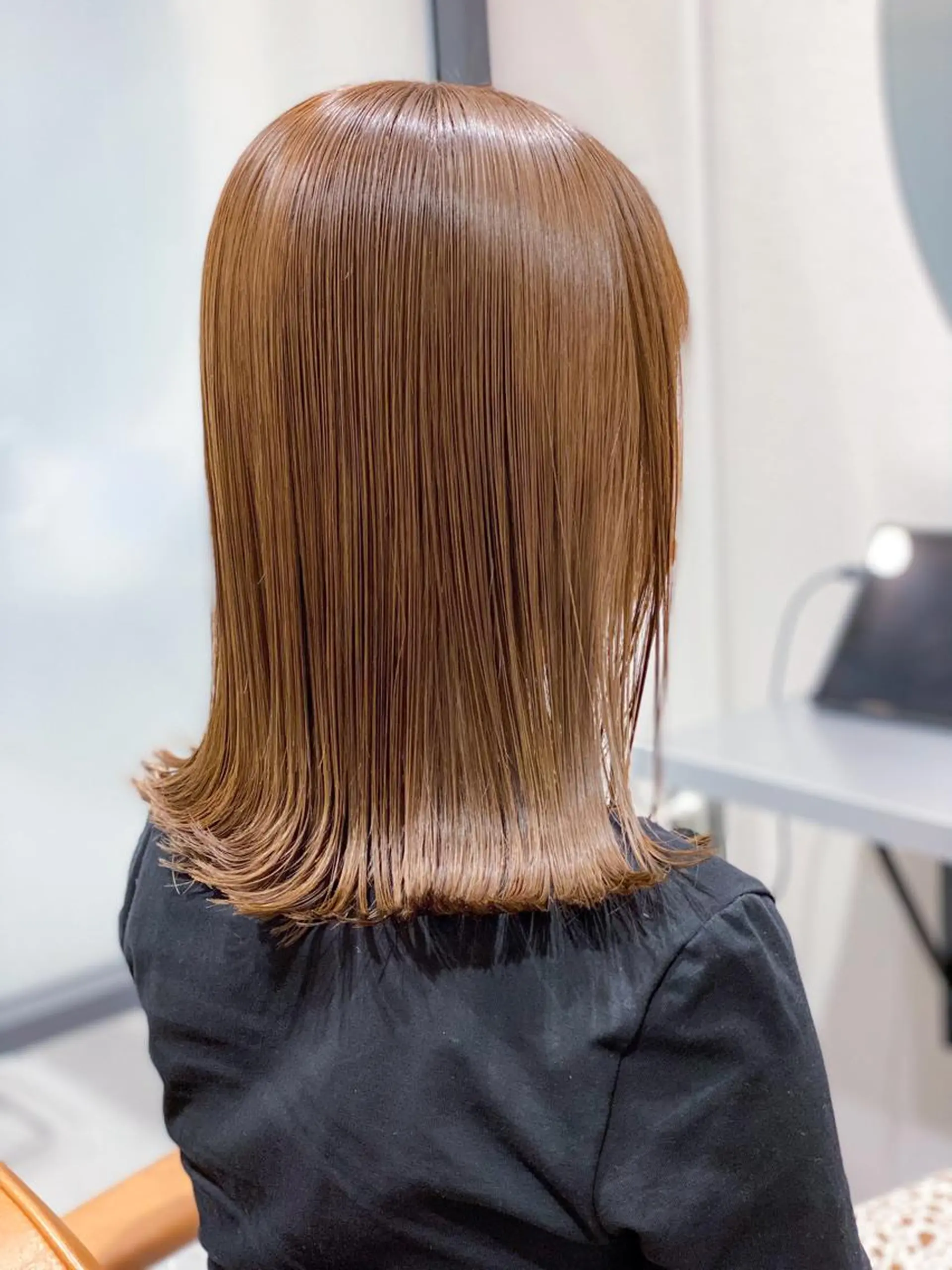 ミディアム カラー ベージュカラー louwe 武藤幸世のヘアスタイル