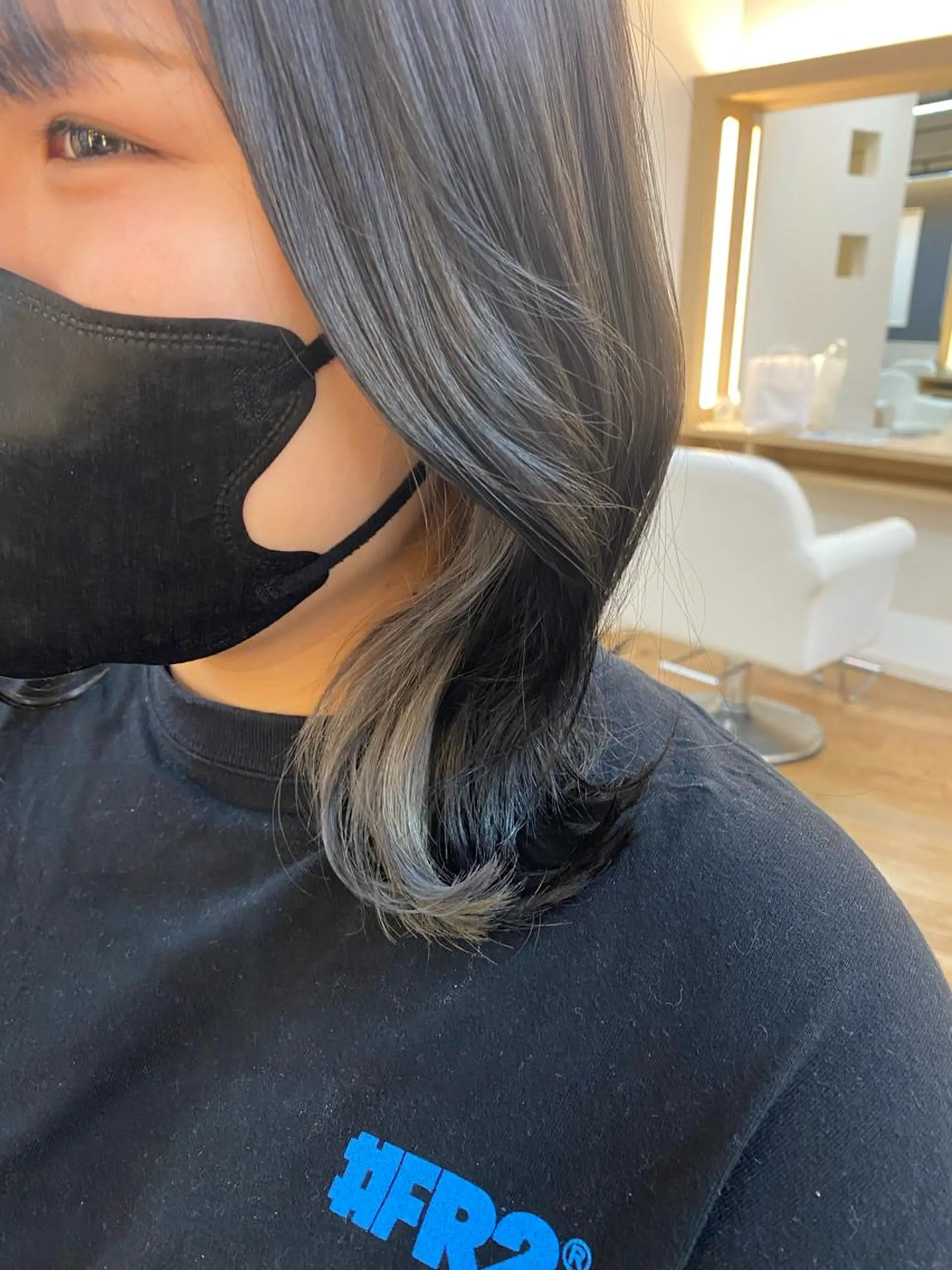 ミディアム カラー ヘアアレンジ インナーカラー シルバー ヘアカラー トリートメント 韓国ヘア sasugaのヘアスタイル