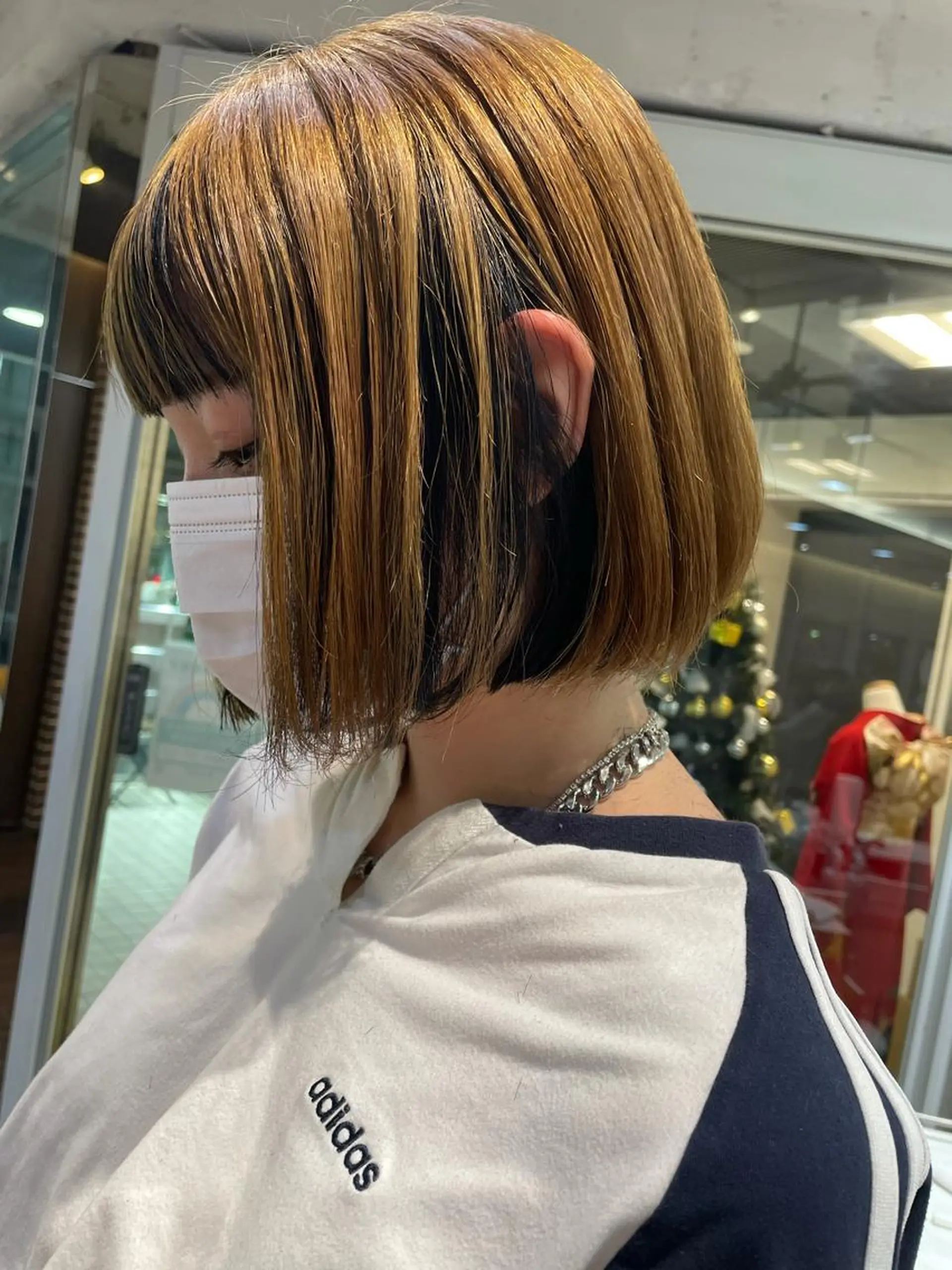 ショート カラー ヘアカラー トリートメント 韓国ヘア🦋 MIYUのヘアスタイル