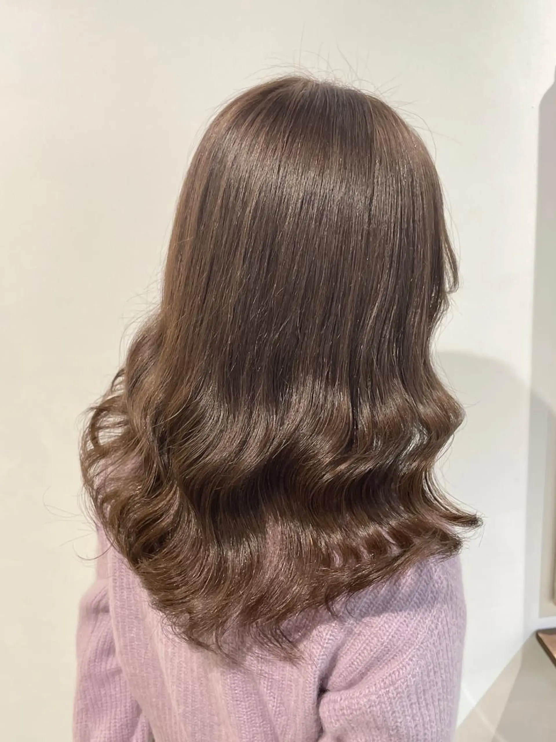セミロング カラー ベージュカラー ブリーチ ブリーチなしカラー オリーブベージュ カット ヘアカラー トリートメント ヘアアレンジ にいた　かづしげのヘアスタイル