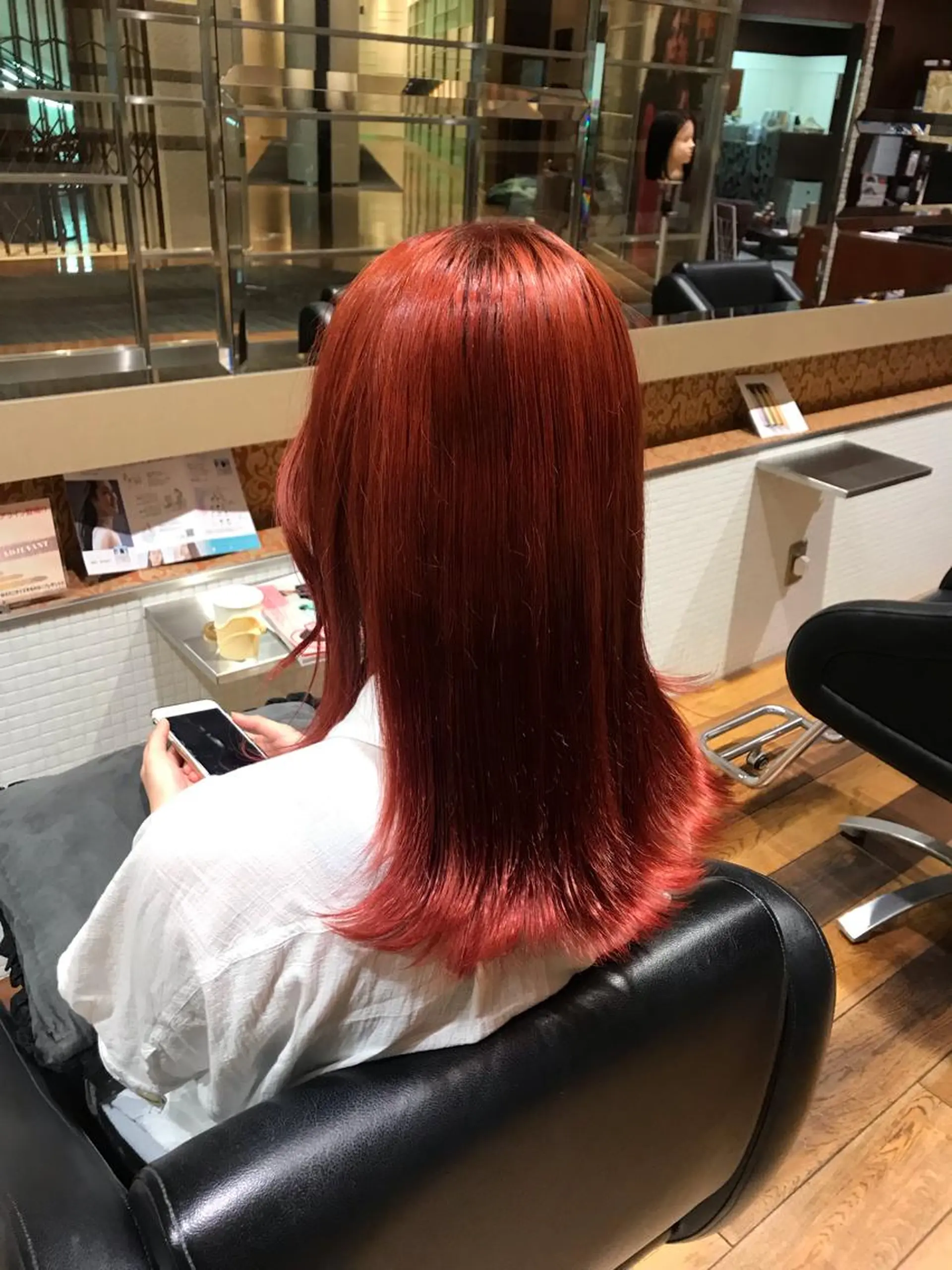 カラー BLANCO所属・杉浦 里奈のヘアスタイル