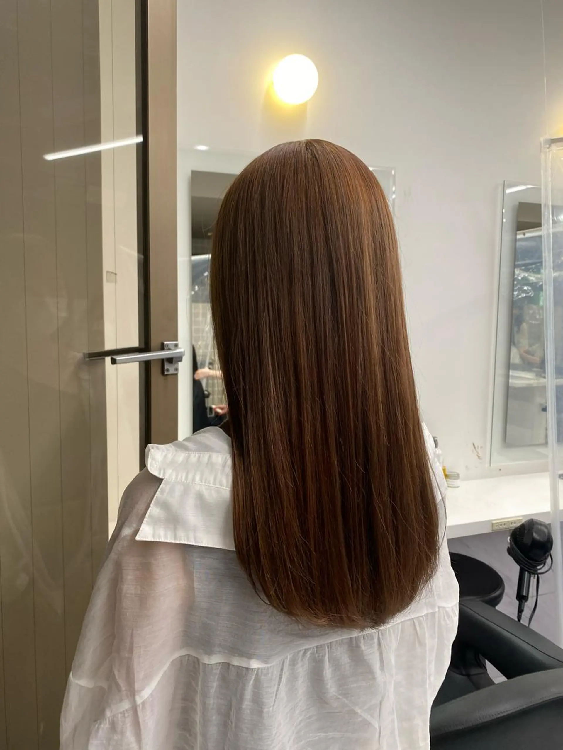 ロング カラー ベージュカラー ブリーチ ダブルカラー ミルクティーベージュ ブリーチなしカラー TRUNAIL&EYE所属・TRU Shino🦋のマツエク・マツパデザイン