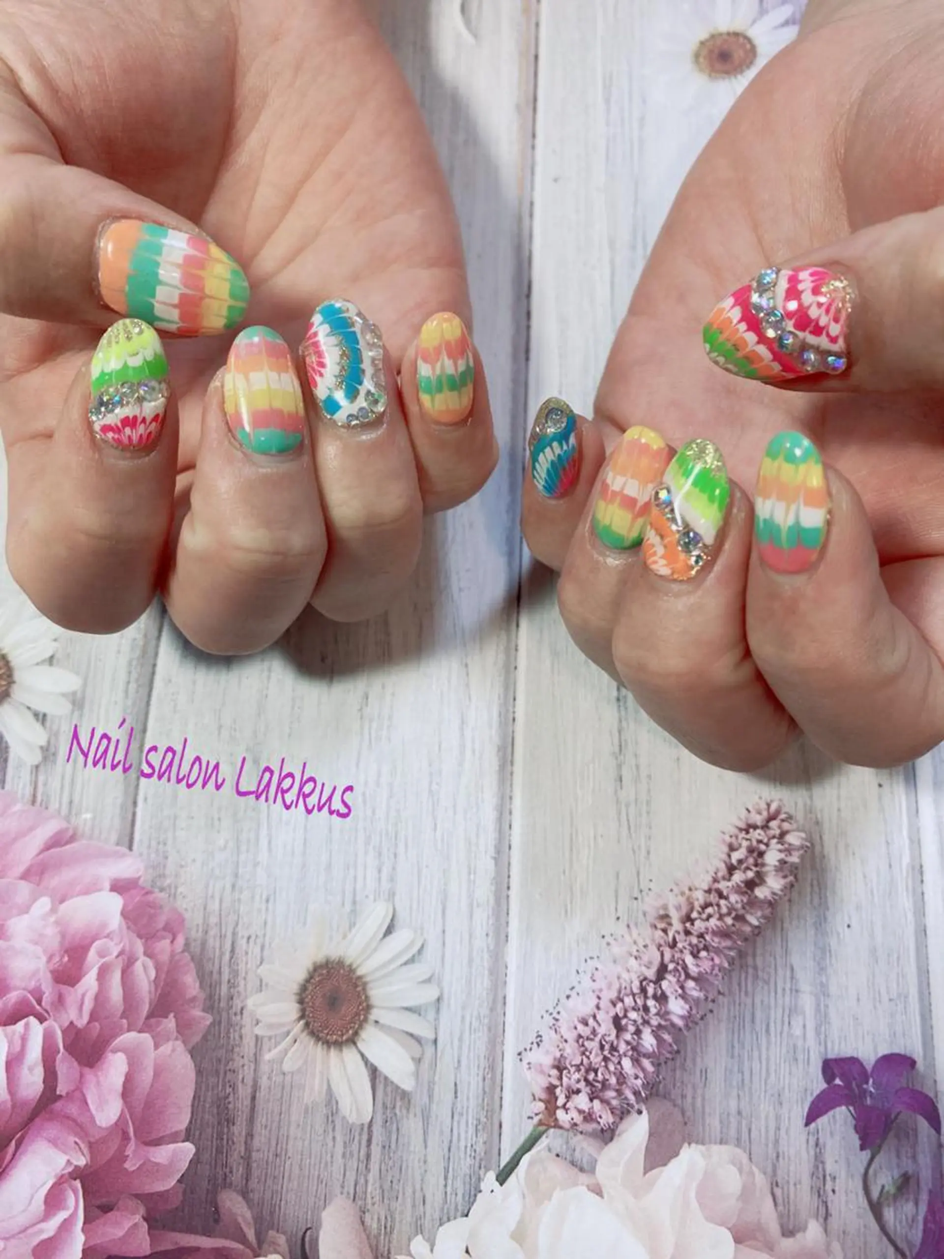 ネイル ピーコックネイル Lakkus T－CHIのネイルデザイン