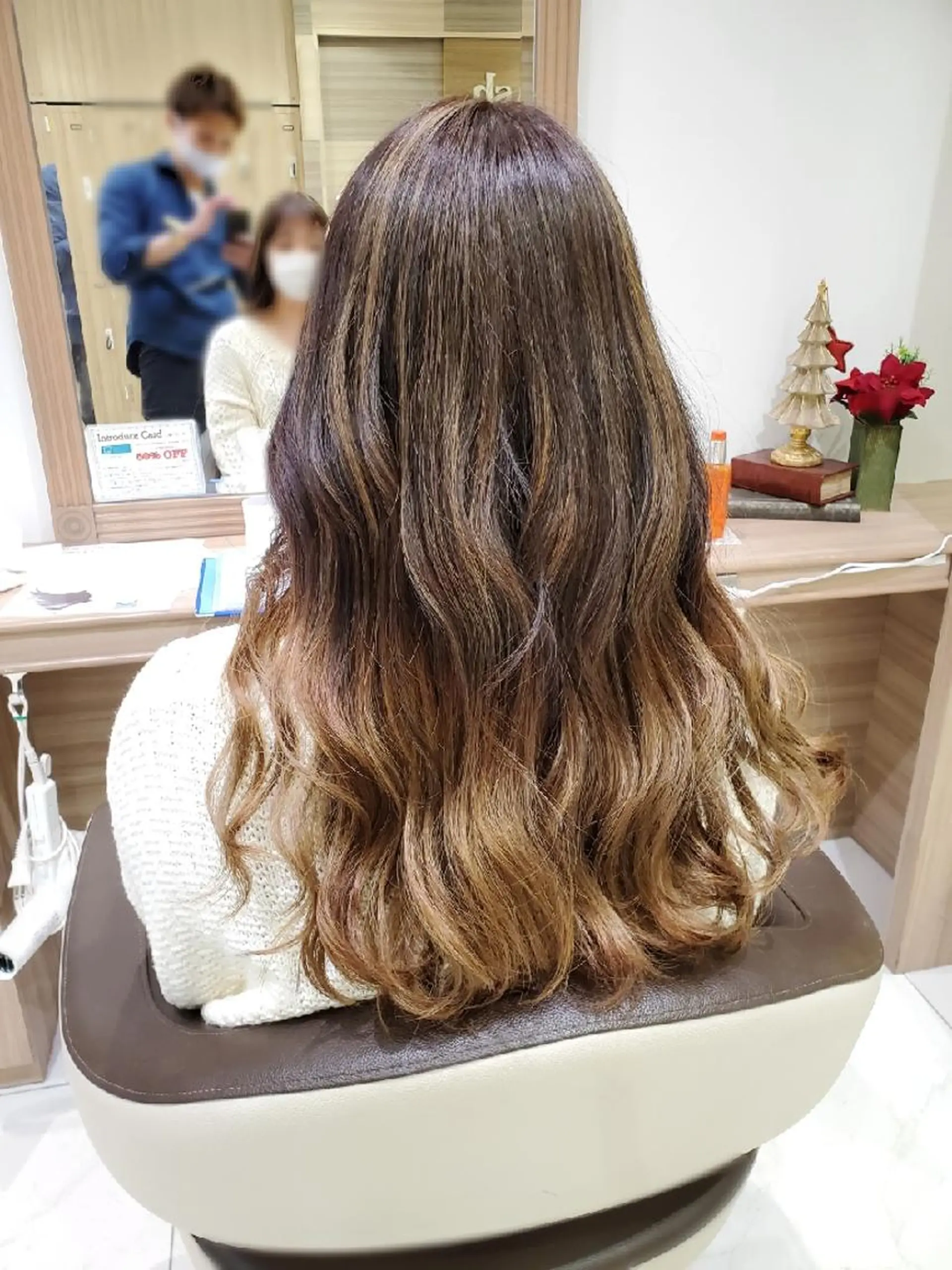 セミロング カラー アッシュ バレイヤージュ ベージュカラー ブリーチ レイヤーカット 中村 和貴のヘアスタイル