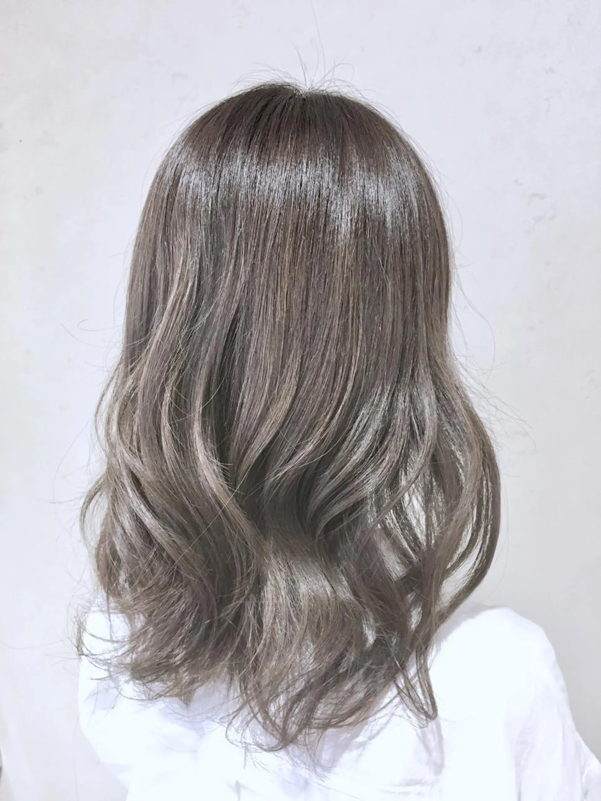 セミロング カラー アディクシーカラー ブリーチ ブリーチなしカラー カット ヘアカラー トリートメント タワラ　ソウタ Directorのヘアスタイル