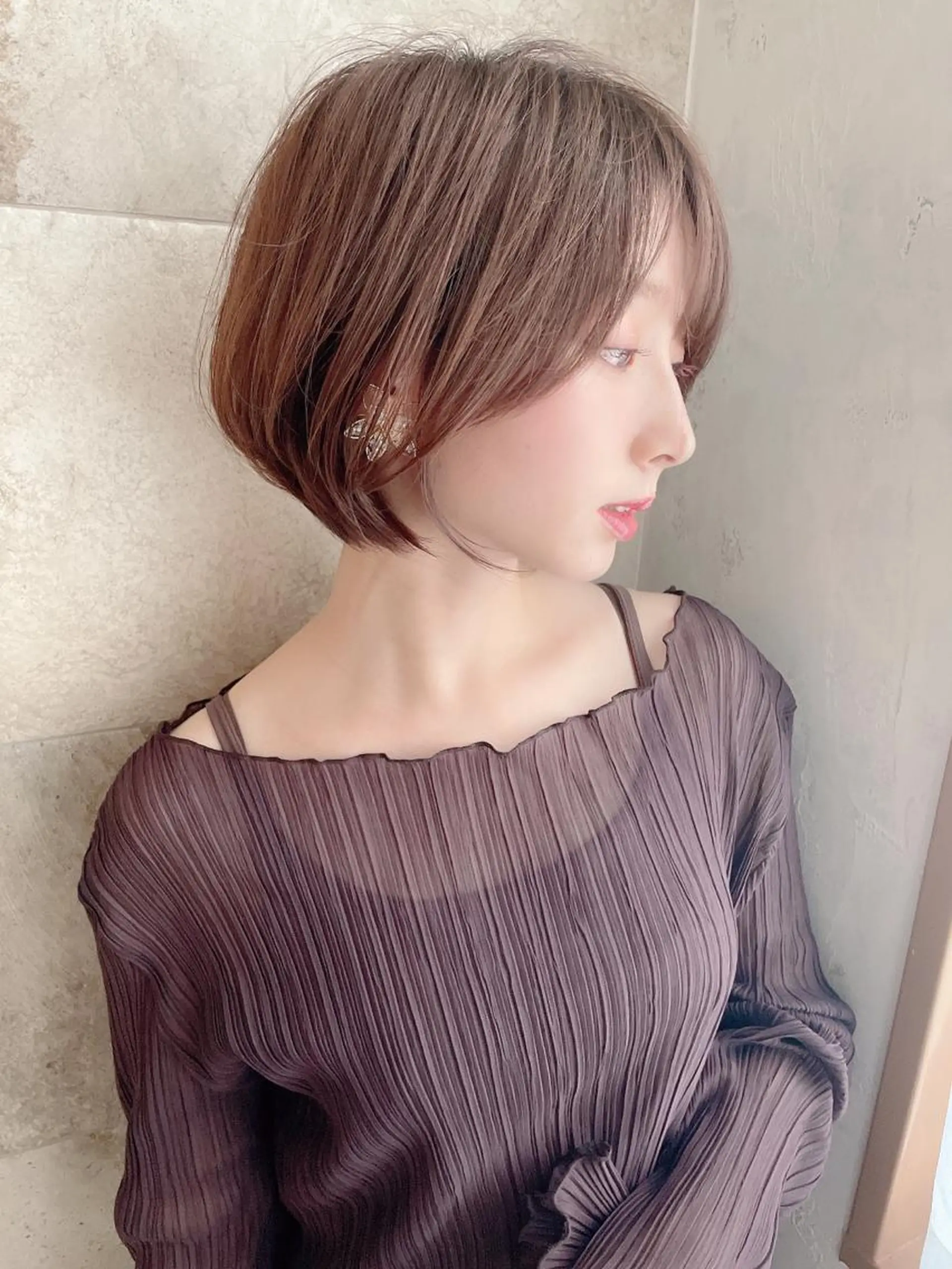 ショート 顔まわりレイヤー 顔周りカット 髪質改善 レイヤーカット 小顔カット 川井麻由🎀アイドル 量産🎀ピンクカラーのヘアスタイル