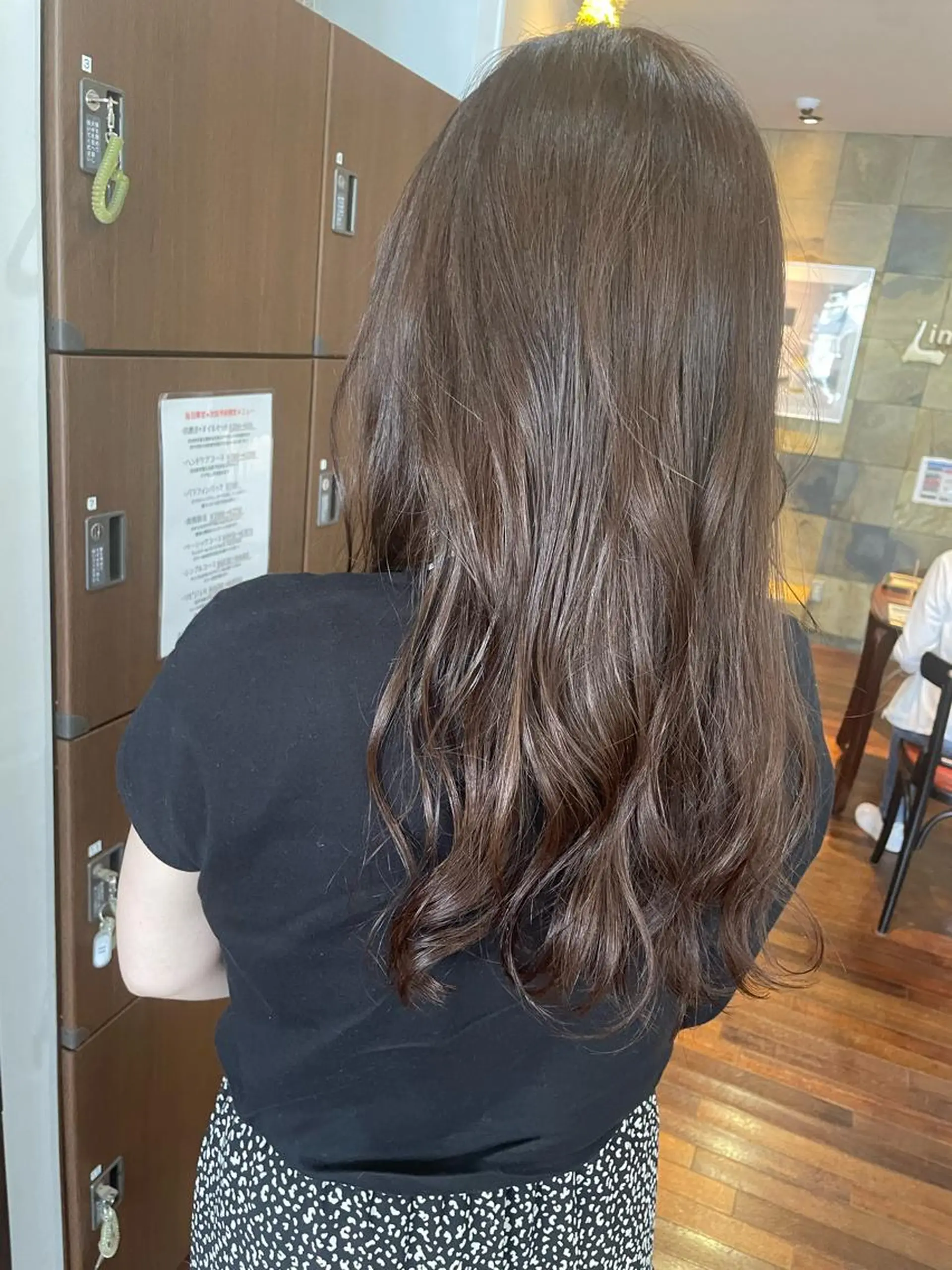 ロング カラー ベージュカラー トリートメント 福見 美保のヘアスタイル