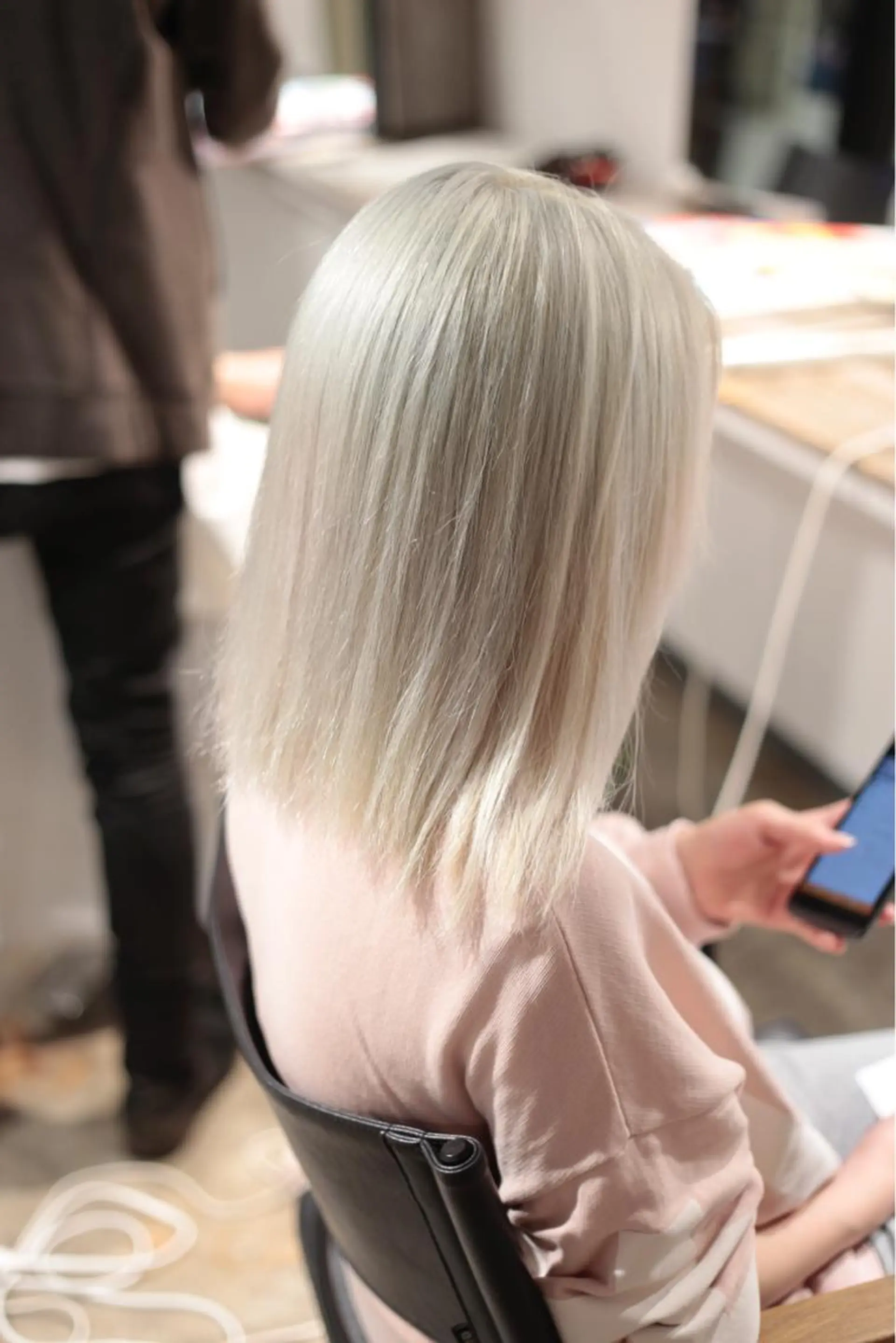 カラー ブリーチ ヘアカラー トリートメント ハイトーン/レイヤー /ケアブリーチ石川治のヘアスタイル