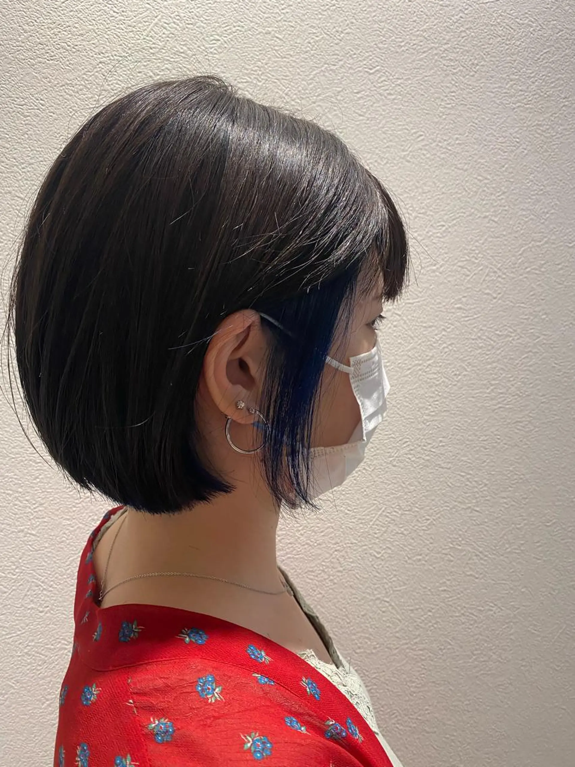 ショート カラー ブルーカラー ボブ スパイキーショート パーマ　具志堅　太志のヘアスタイル