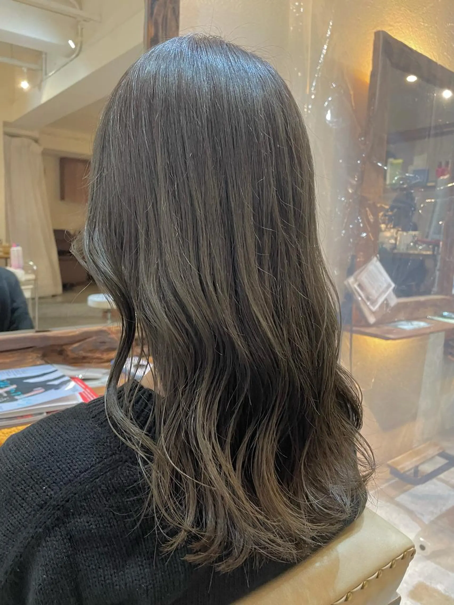 ロング カラー ヘアカラー トリートメント putri 副店長 岸本　拓真のヘアスタイル