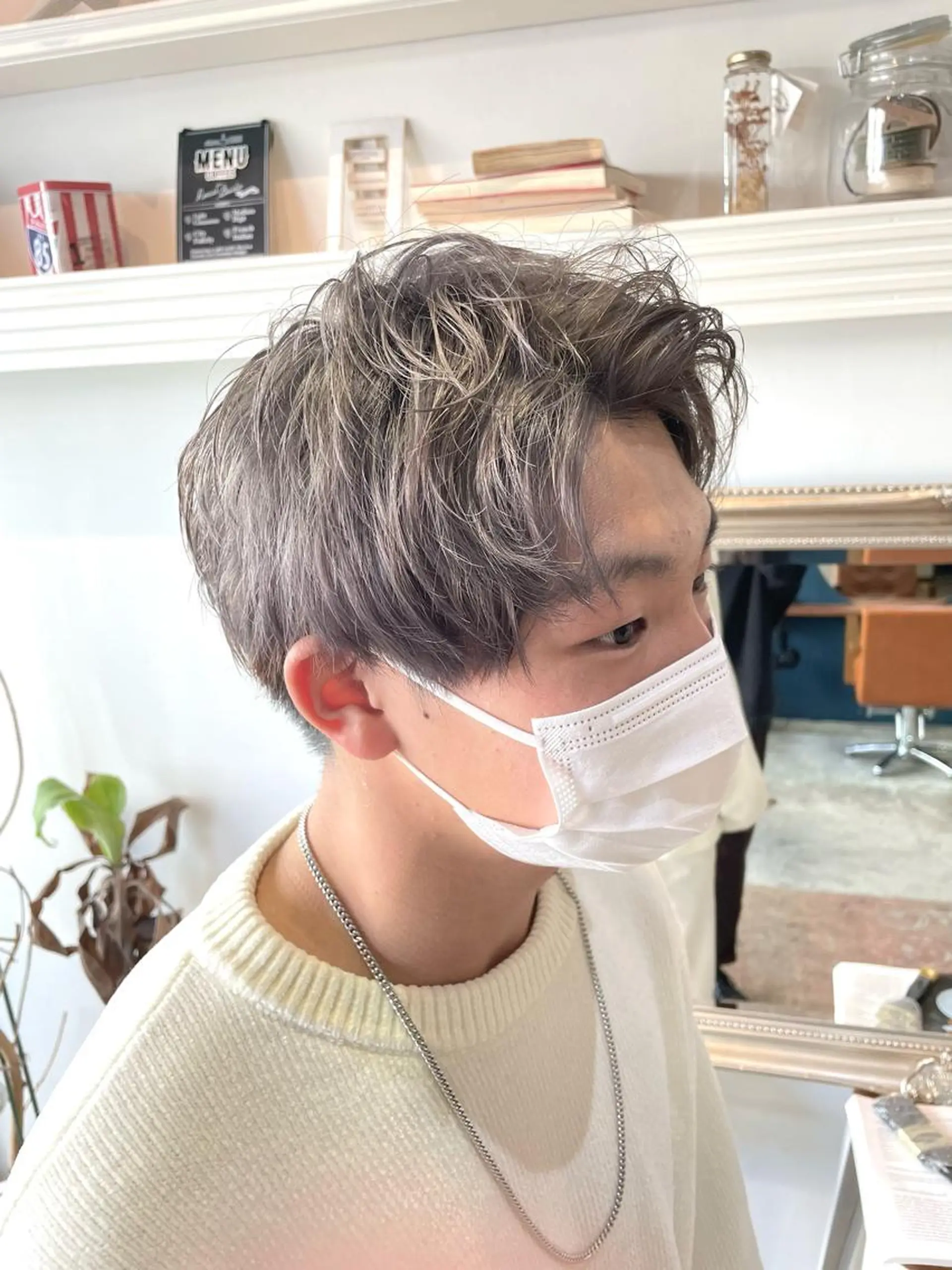 ショート カラー ヘアアレンジ シルバー 🎍カトウ ケイゴ🎍のヘアスタイル