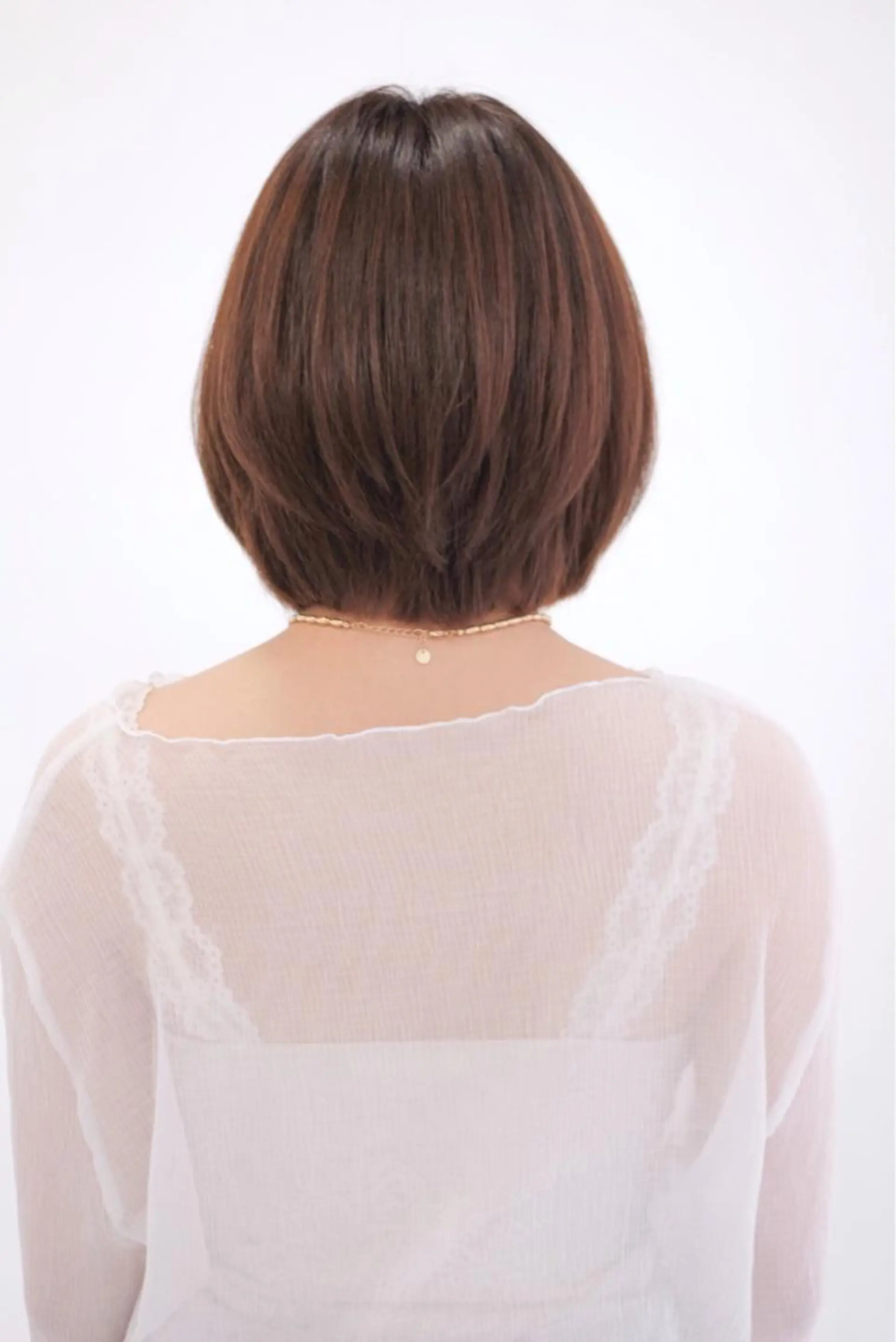 ショート 白髪ぼかしモデル募集 今村理央奈のヘアスタイル