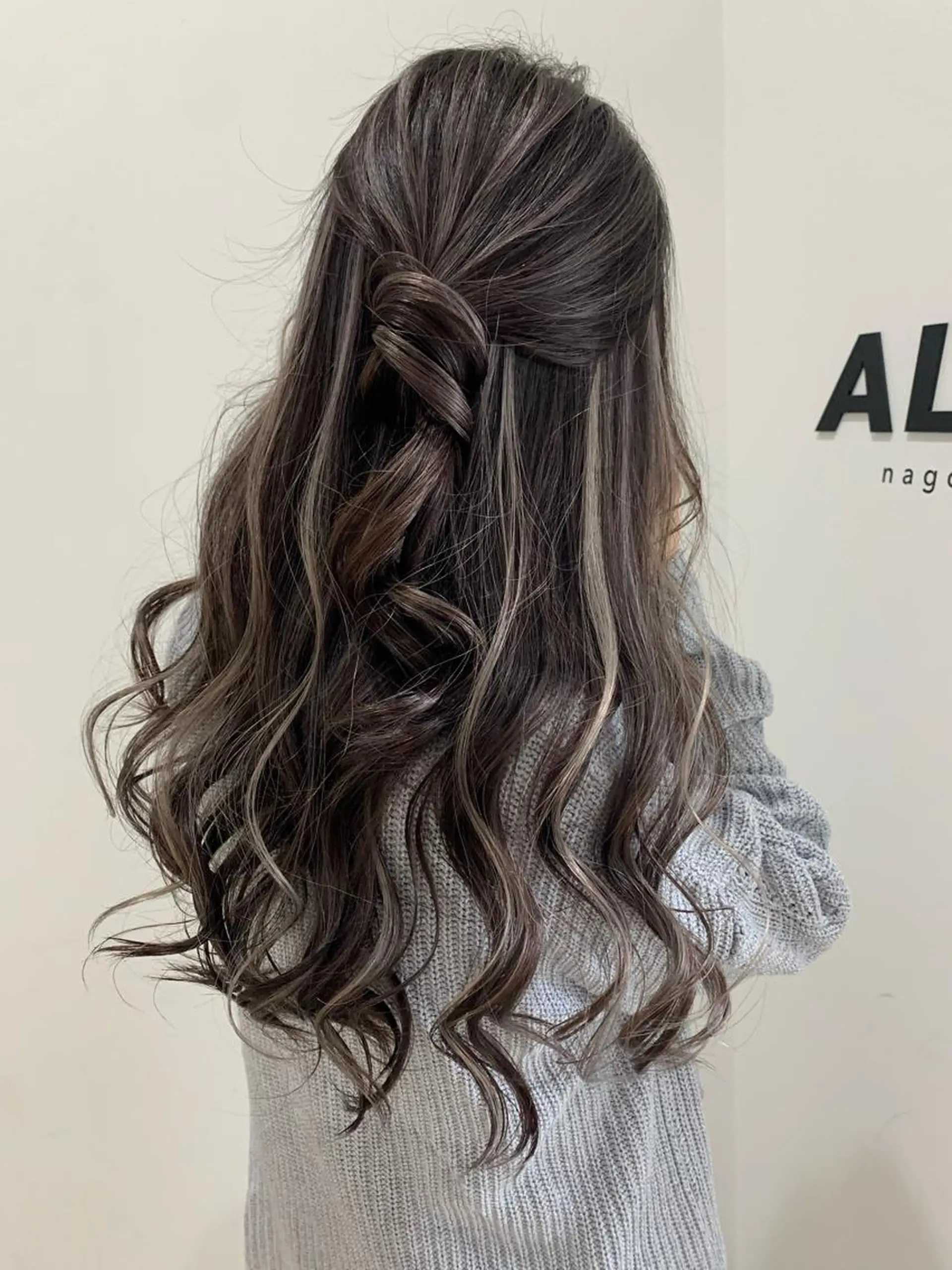 カラー LINOET NAGOYA所属・中川 来紀のヘアスタイル