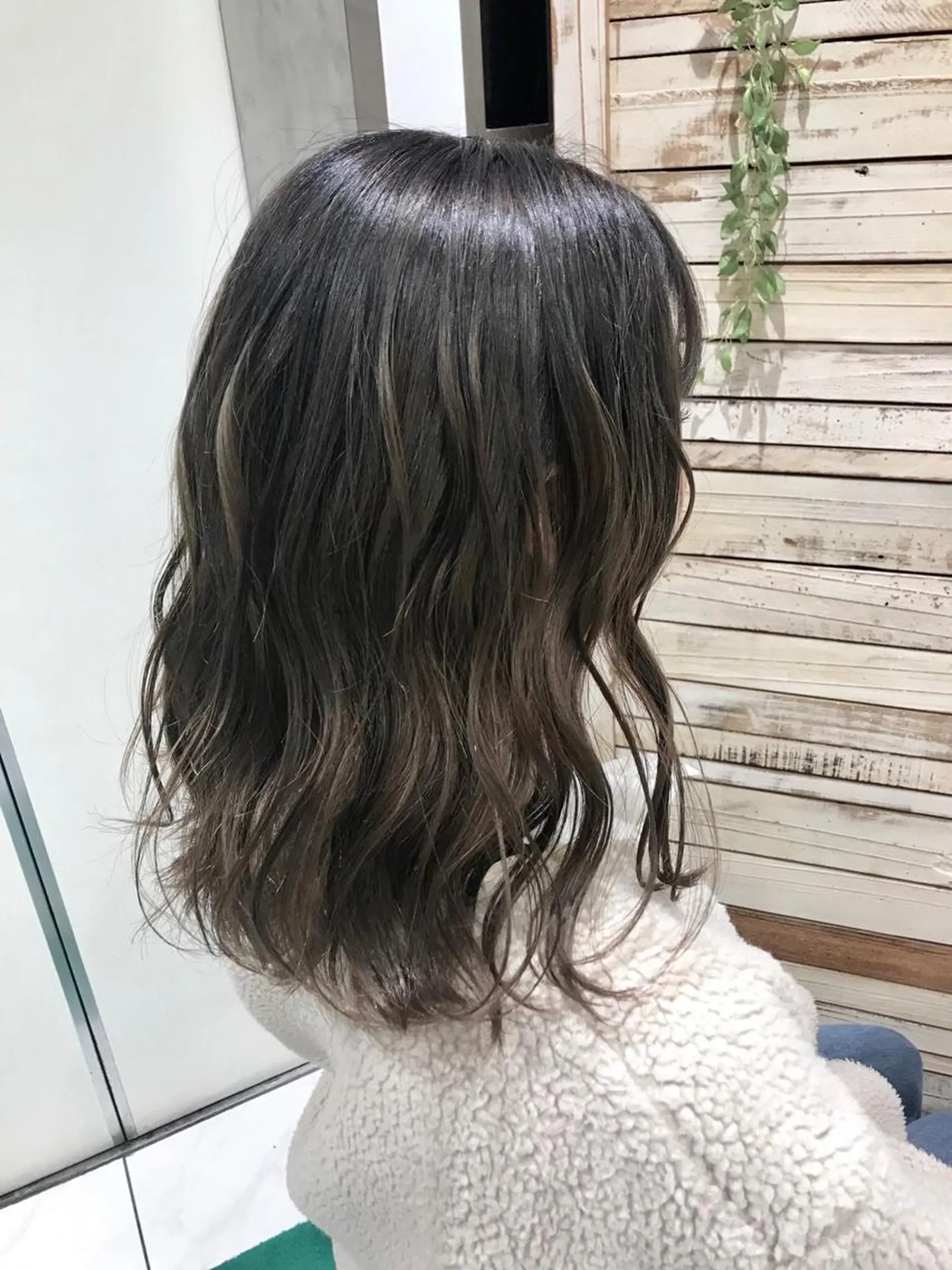 カラー 島袋 ナオユキのヘアスタイル