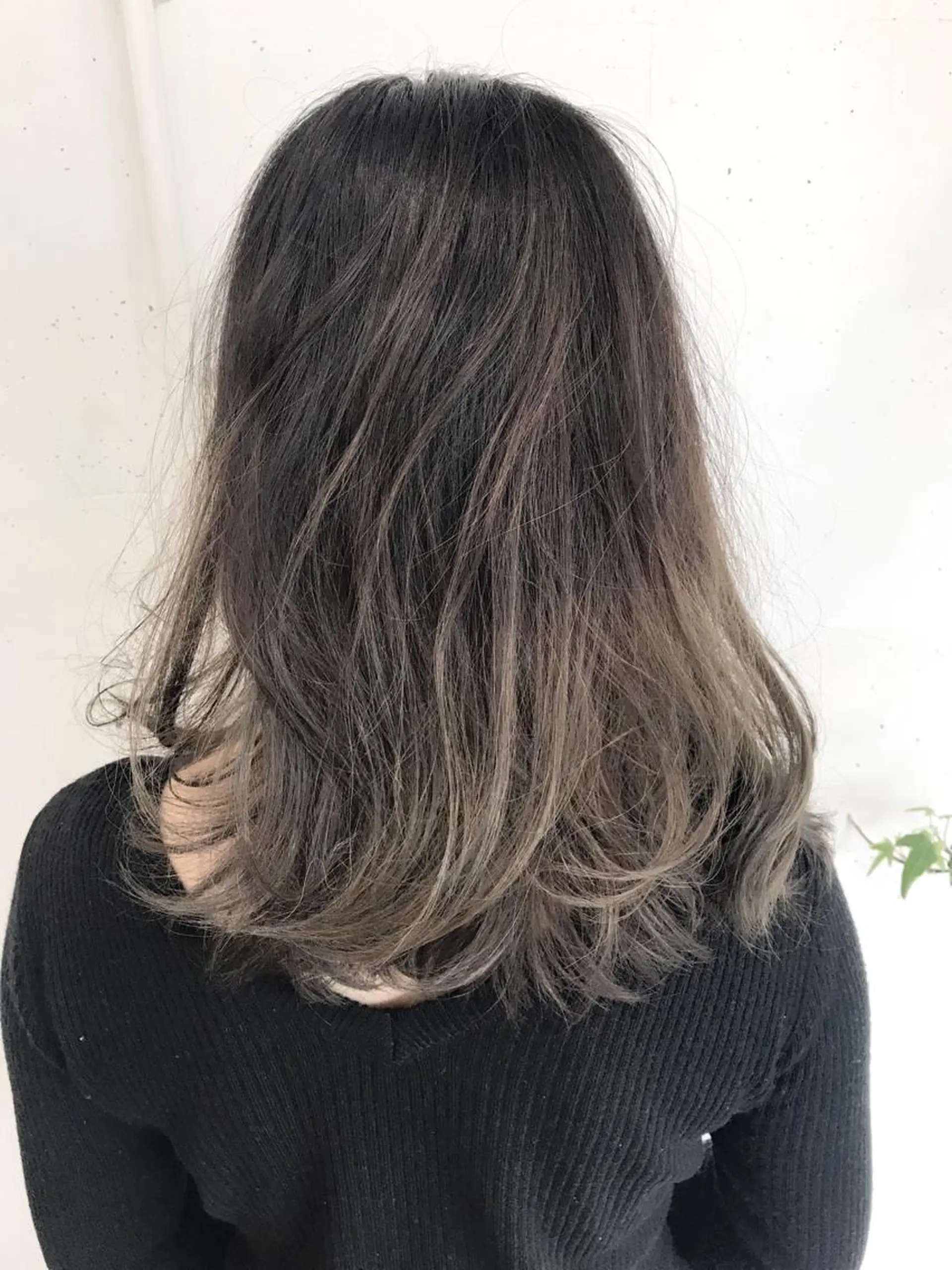 カラー ブリーチ グラデーションカラー グレージュ ヘアカラー トリートメント ヘッドスパ グレージュ/髪質改善 Yamato.hのヘアスタイル