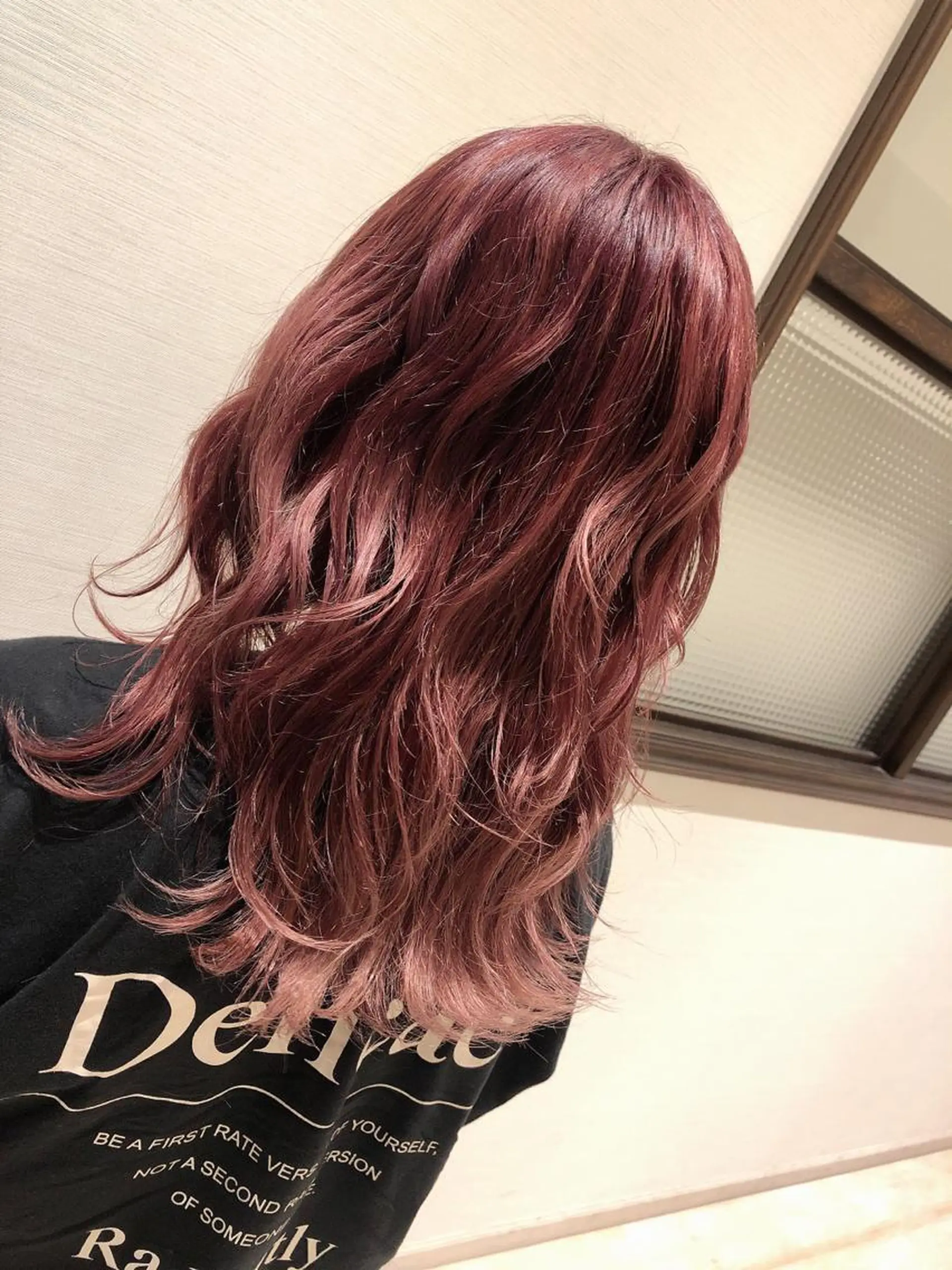 カラー ダブルカラー 櫻井 麻彩のヘアスタイル