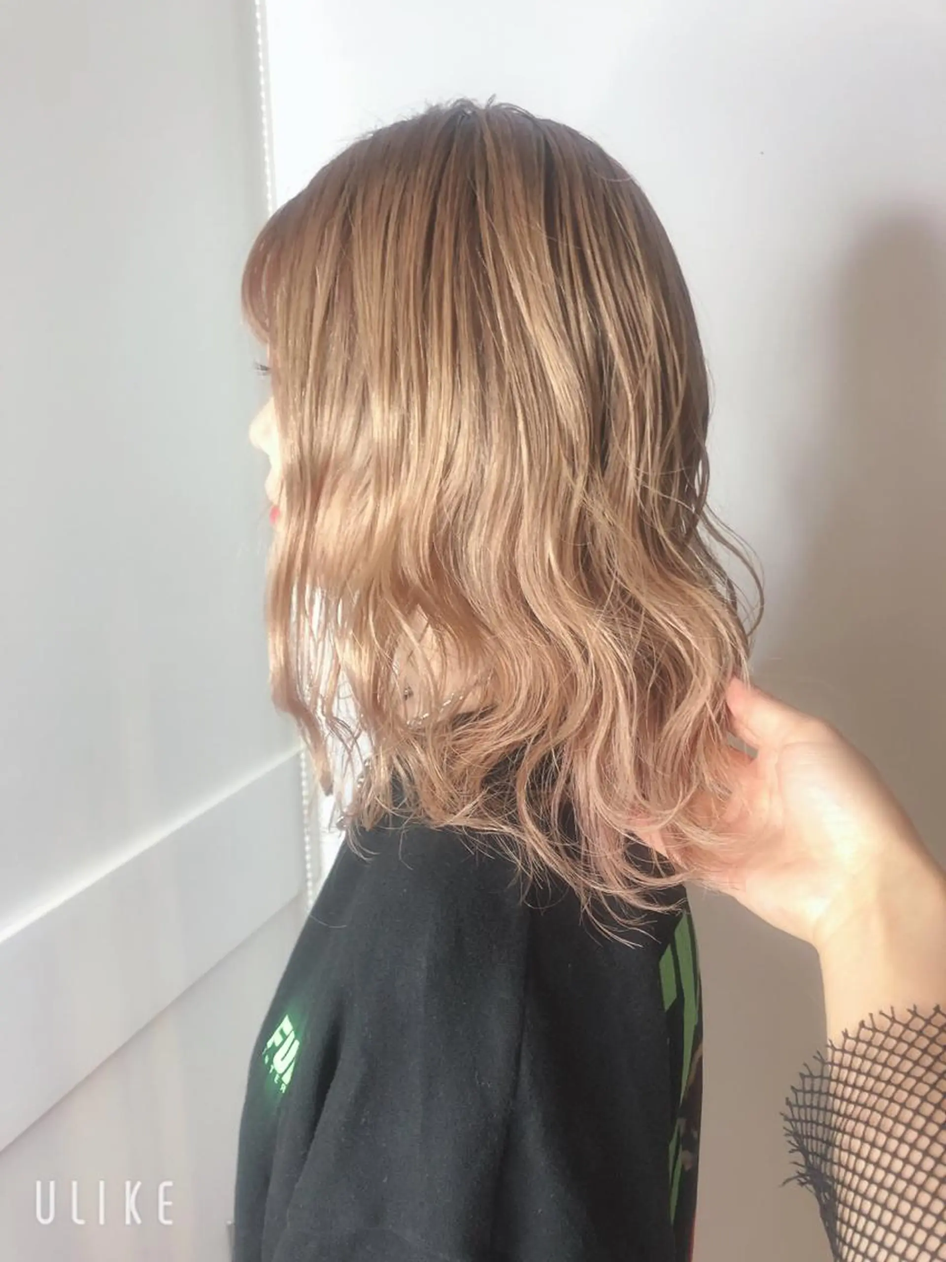 セミロング カラー ベージュカラー ミルクティーベージュ HOLON池袋所属・ウルフカット ハッシュカット/七海のヘアスタイル