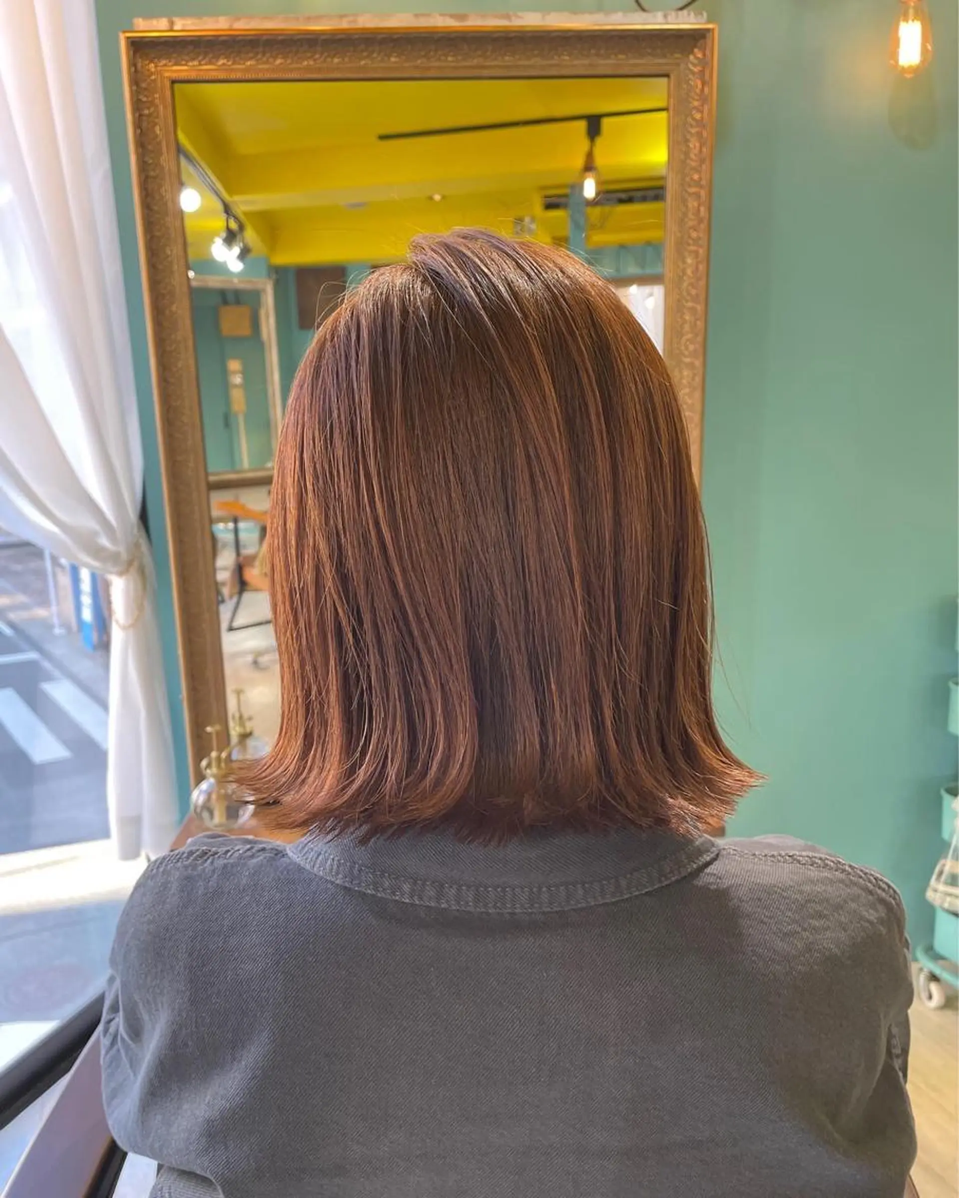 ミディアム カラー 切りっぱなしボブ インナーカラー シルバー ホワイトシルバー ボブ ヘアカラー Share  Salon  Reco【GARDEN】所属・末石 智のヘアスタイル