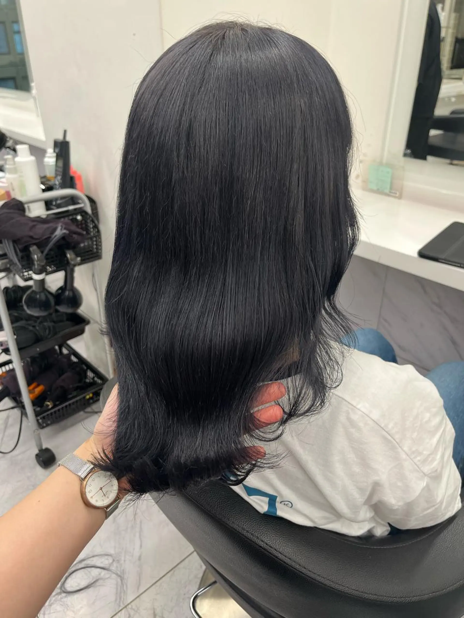 セミロング ヘアカラー トリートメント ヘッドスパ ヘアセット 寒色＆ブリーチ特化 寒色MiOのヘアスタイル