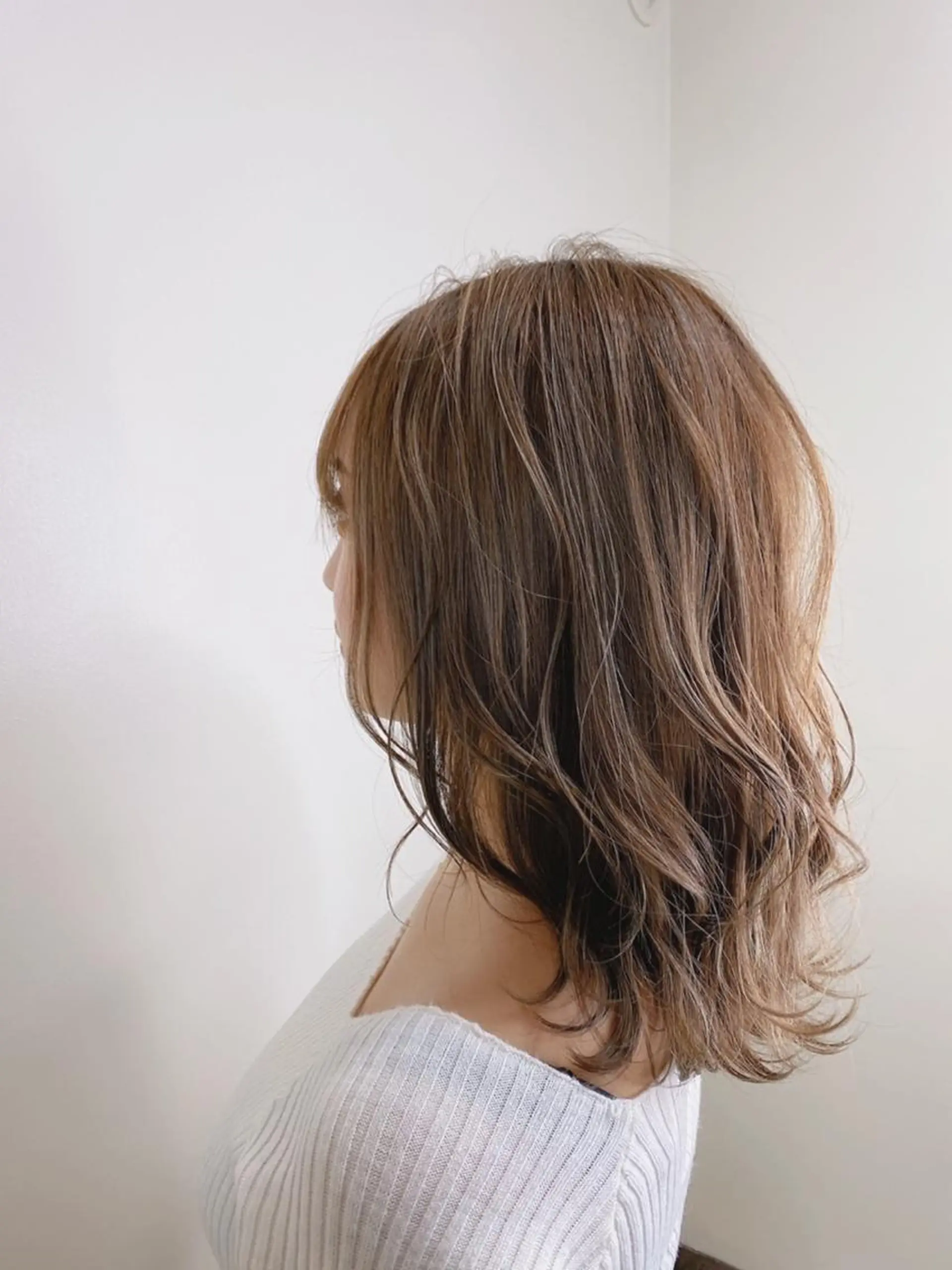 ミディアム カラー 井手 伸哉のヘアスタイル