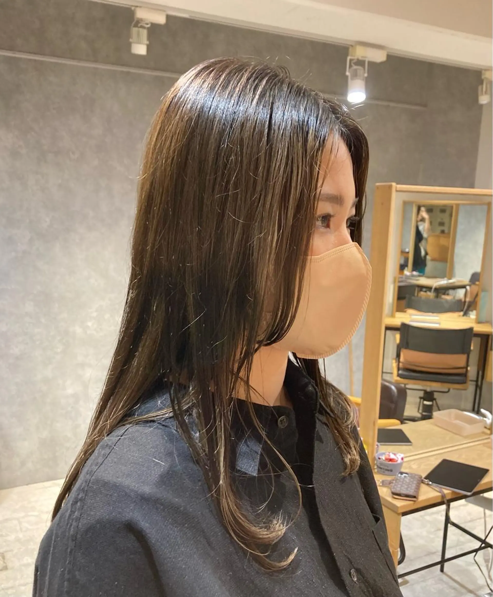 ロング 顔周りカット レイヤーカット まるやま ゆいかのヘアスタイル