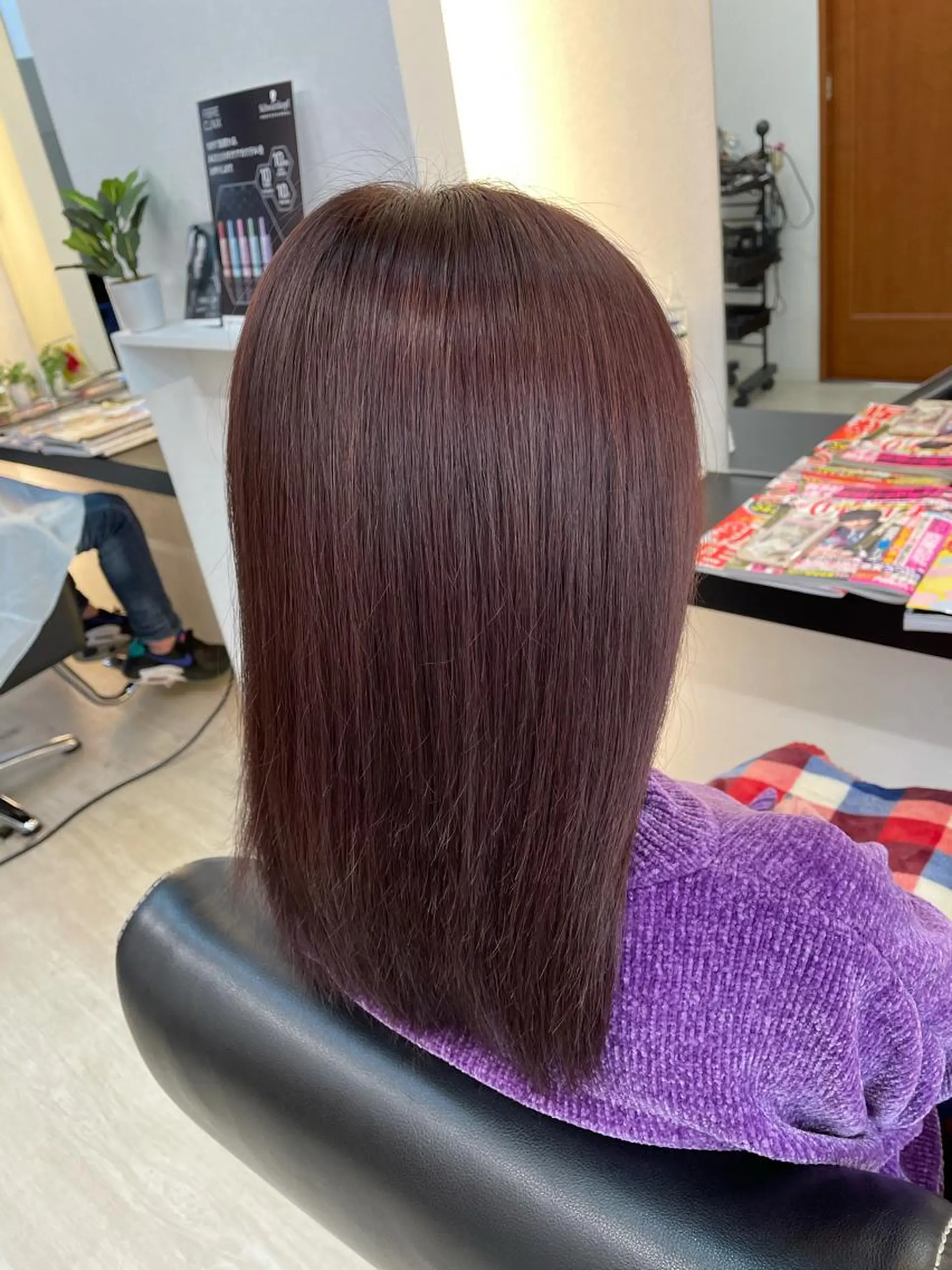 セミロング カラー カシス ハイトーンカラー ピンクカラー Hair salon Reve〜レーヴ〜所属・髪質改善・美髪矯正 特化型美容師・北野のヘアスタイル