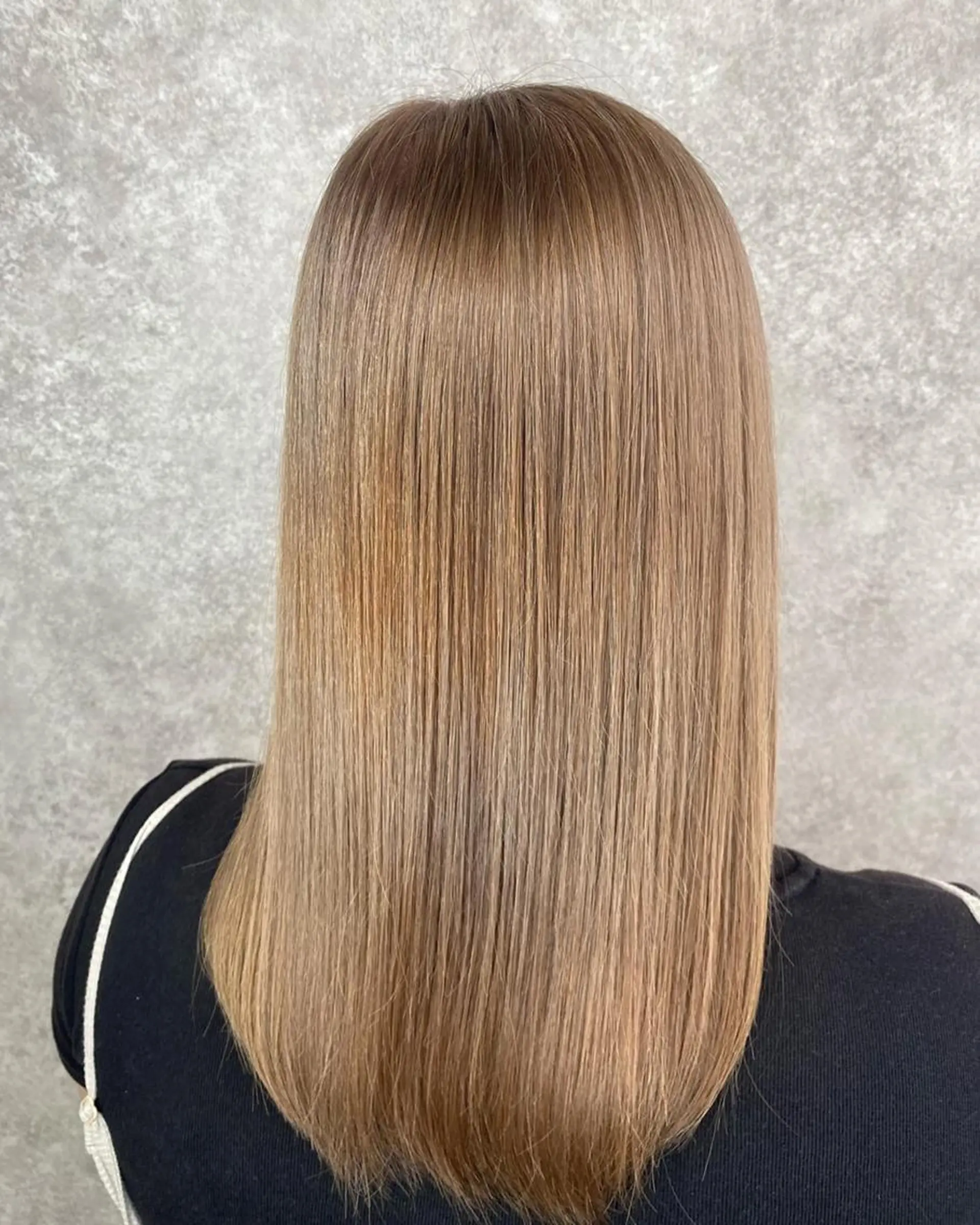 ロング カラー ベージュカラー ブロンド ブロンドベージュ ハイトーンカラー UNDER vr 【アンダーバー】のヘアスタイル