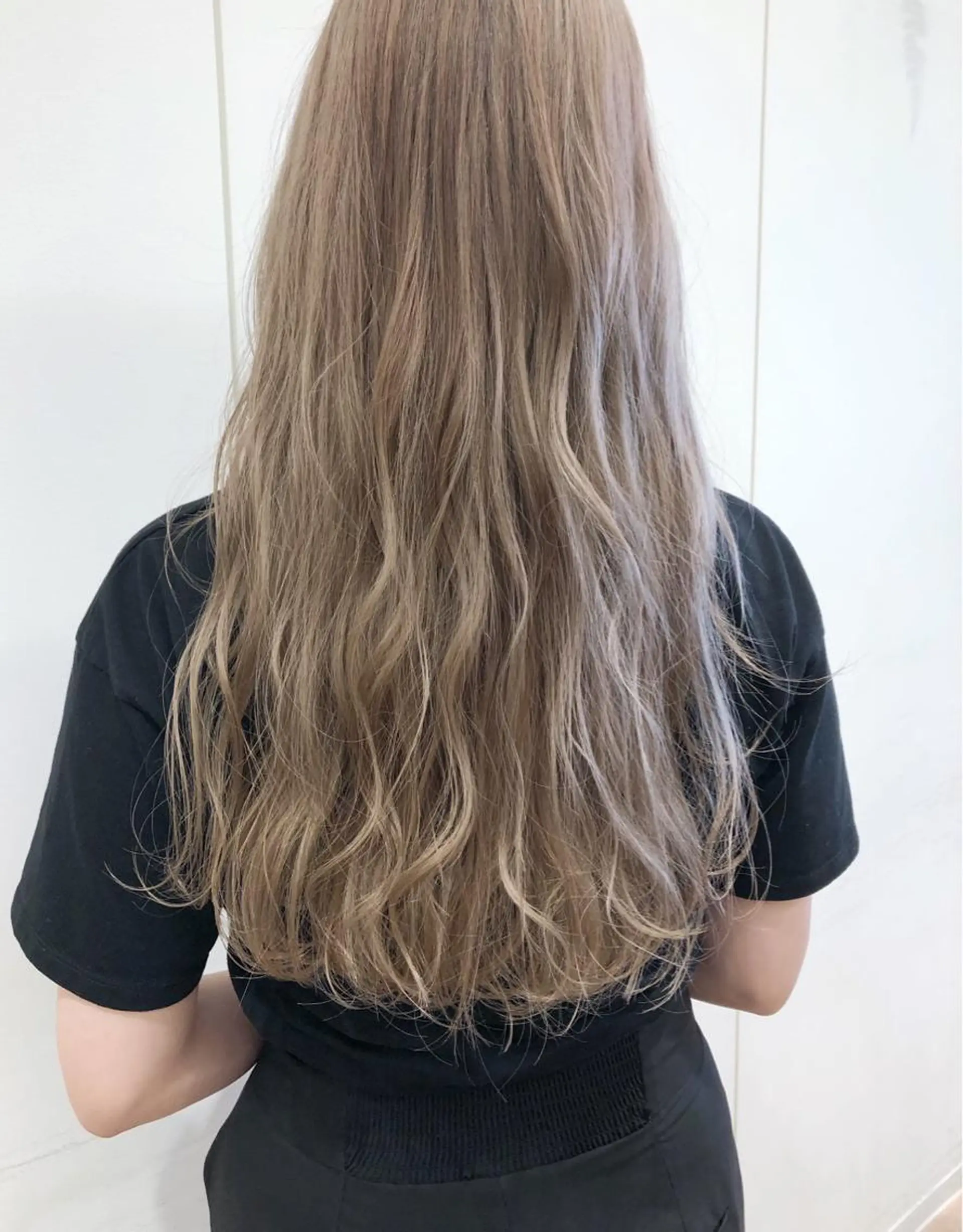 ロング ケアブリーチ 坪井佑樹のヘアスタイル