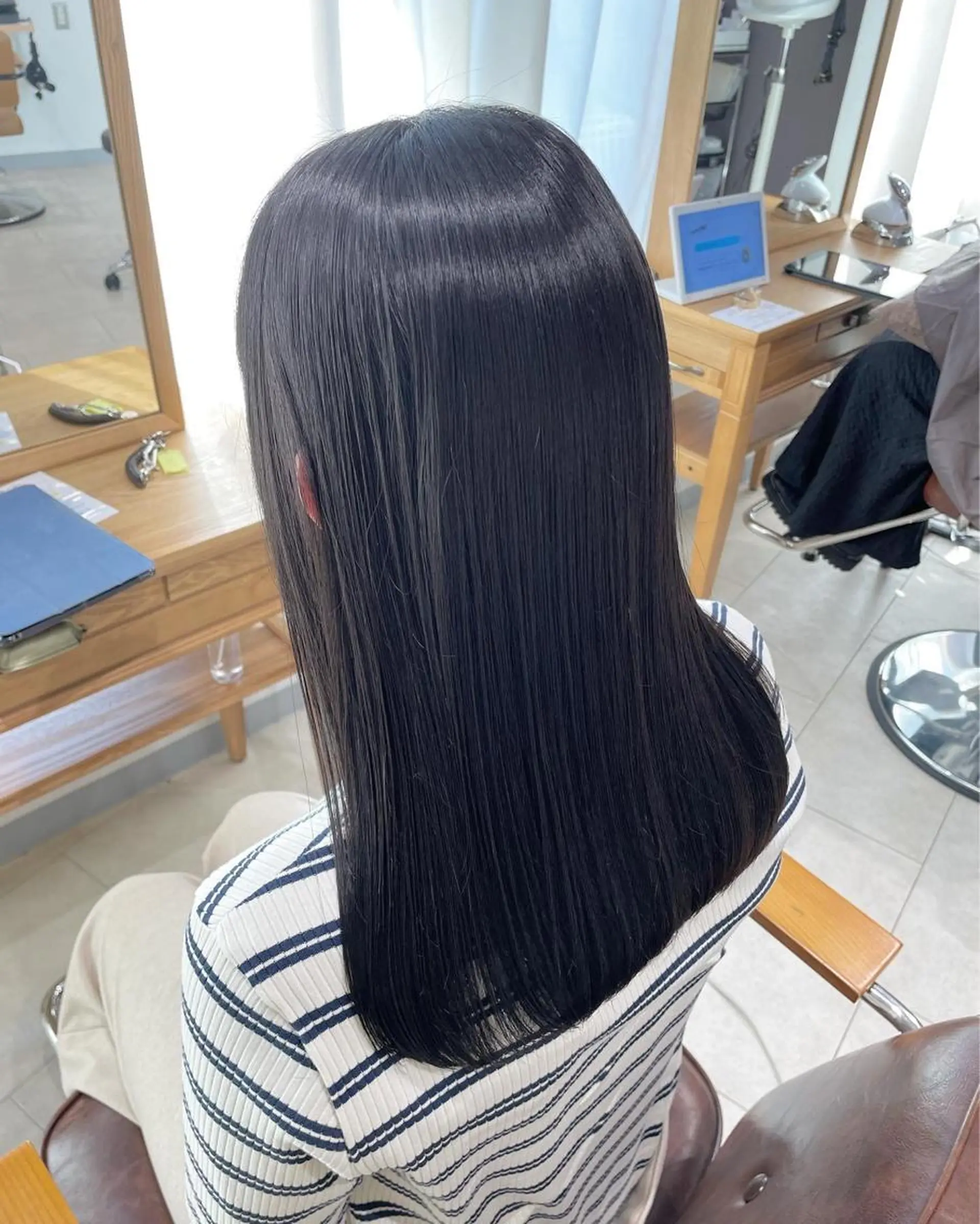 セミロング カラー パーマ アクアカラー ブリーチ ケアカラー 髪質改善 韓国風ヘア カット ヘアカラー トリートメント ヘッドスパ eins.hair所属・過去一の柔髪ヘア 🌿einshairのヘアスタイル