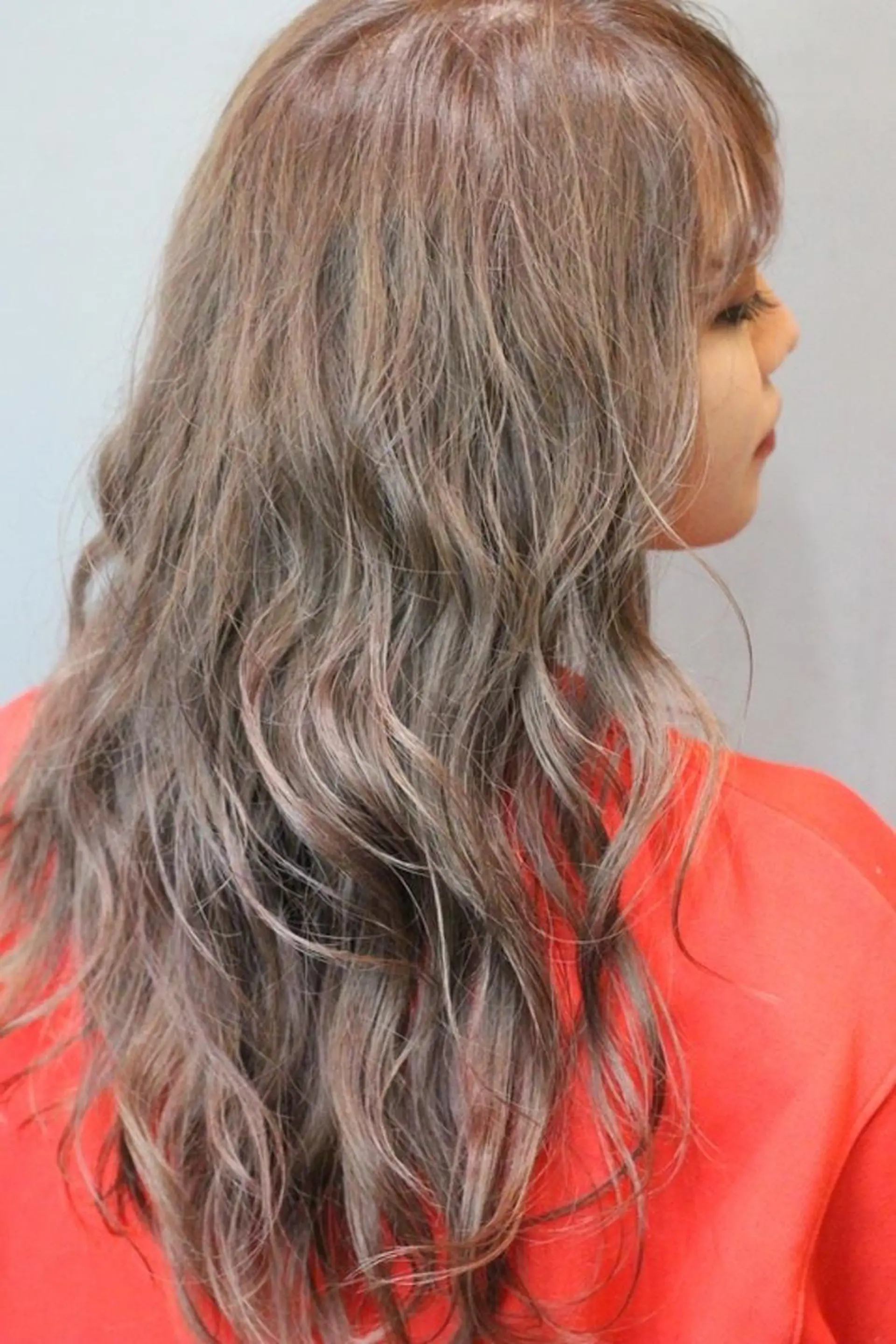 ロング カラー パーマ 和泉 沙綾のヘアスタイル