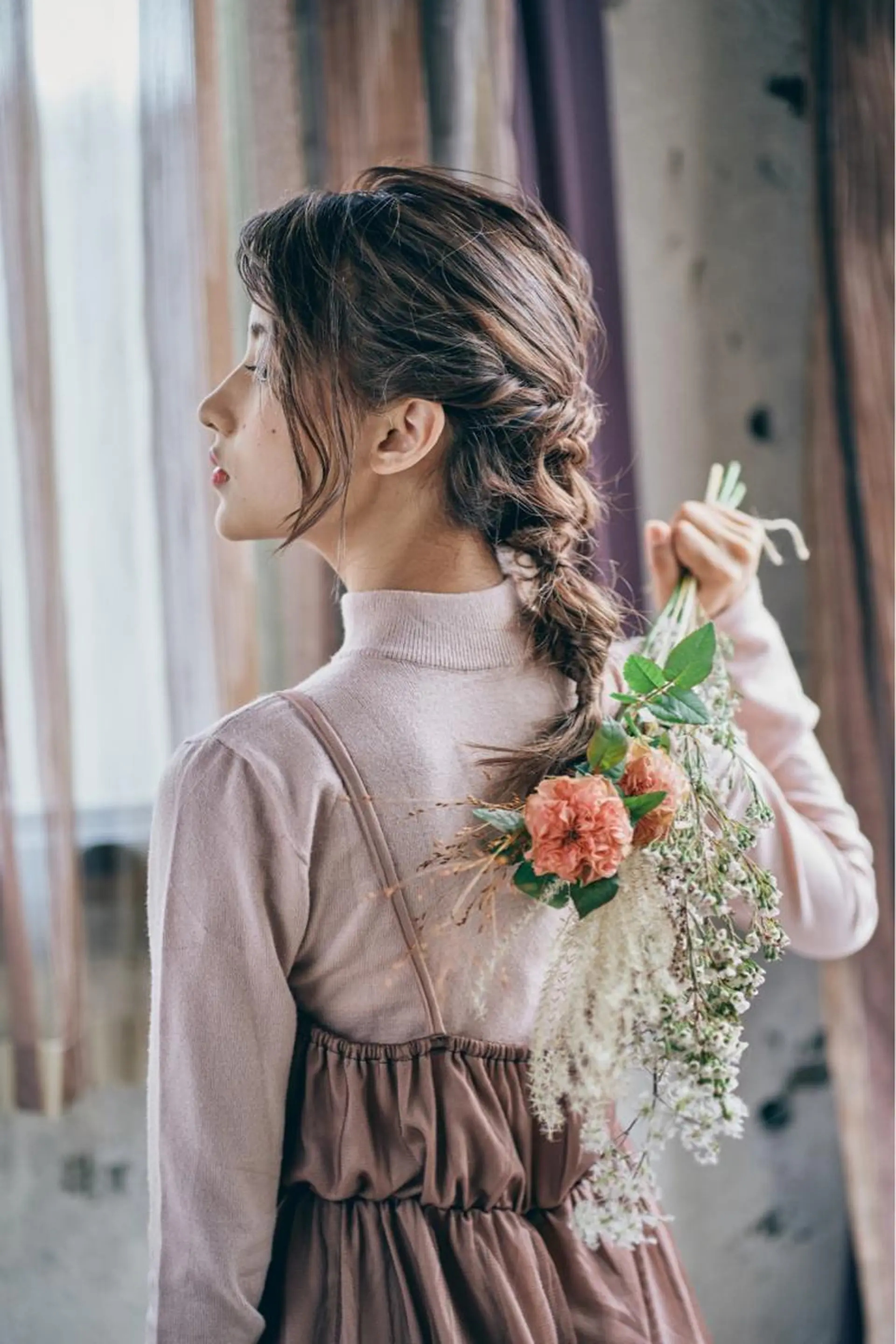 ミディアム カラー ヘアアレンジ 仲間 菜々世のヘアスタイル