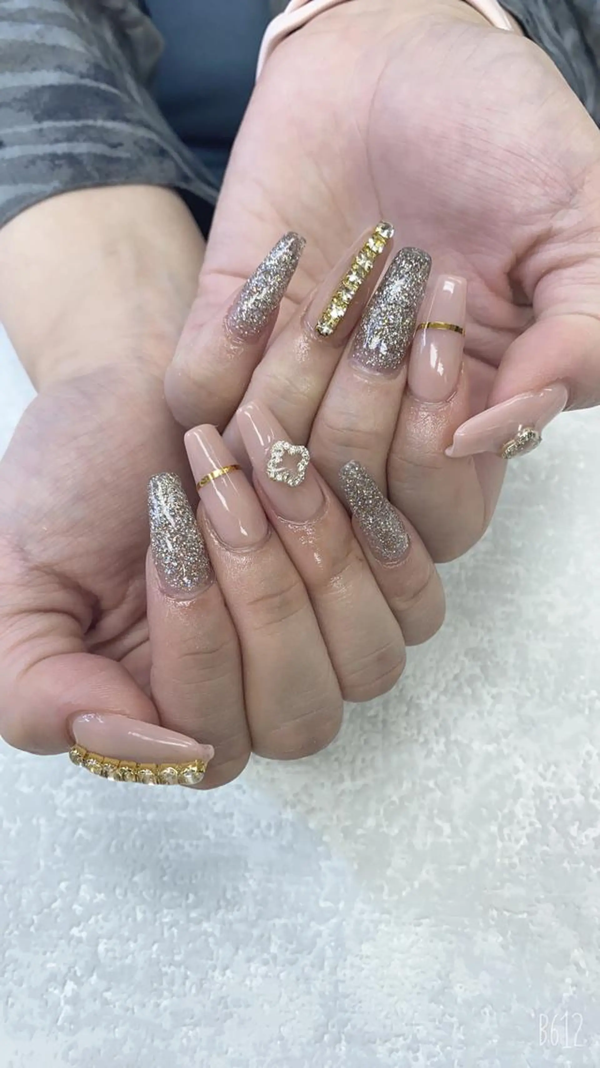 ミディアム ハンドネイル JNA認定講師🌸 RIEのネイルデザイン