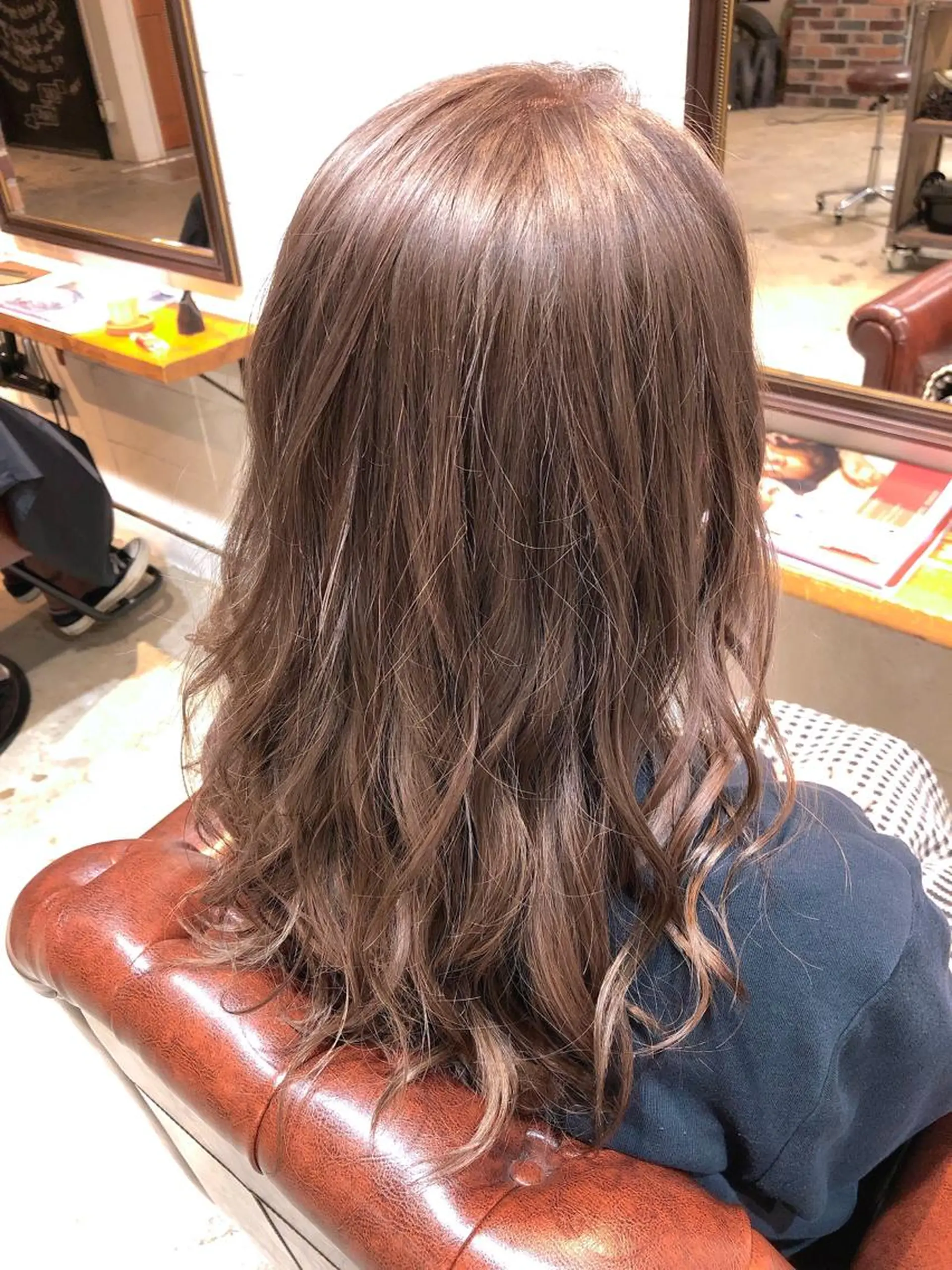 ロング カラー パーマ ヘアアレンジ メンズ キッズ ネイル マツエク・マツパ グレージュ ミルクティーグレージュ ヘアカラー トリートメント ⭐️ハイクオリティ カラー杉本雄志⭐️のヘアスタイル