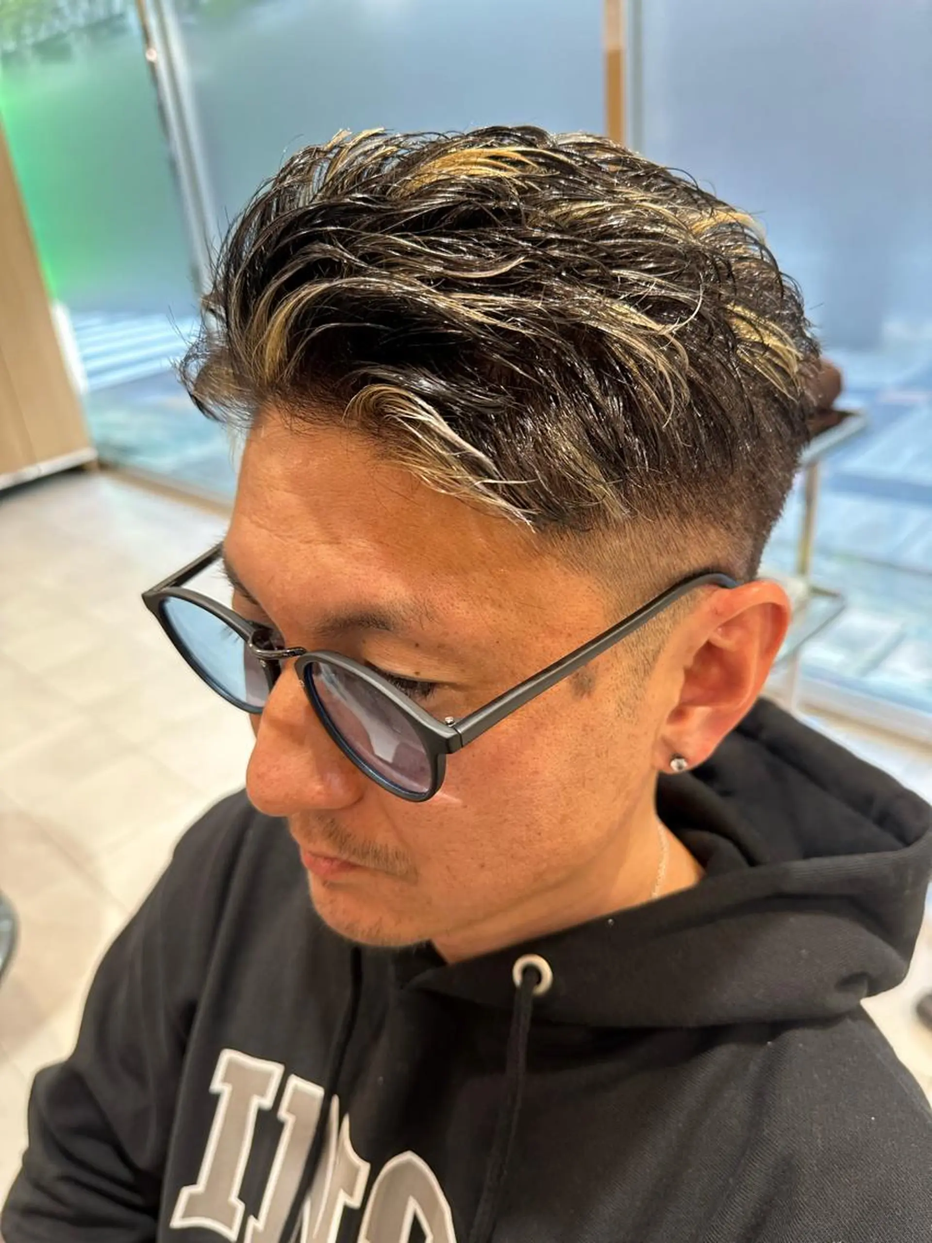 ショート カラー パーマ メンズ フェードカット メンズハイライト メンズパーマ 波巻きパーマ ハイライトカラー カット ヘアカラー パーマ トリートメント ヘッドスパ ヘアセット 💈メンズ特化 美容師サキ💈のヘアスタイル